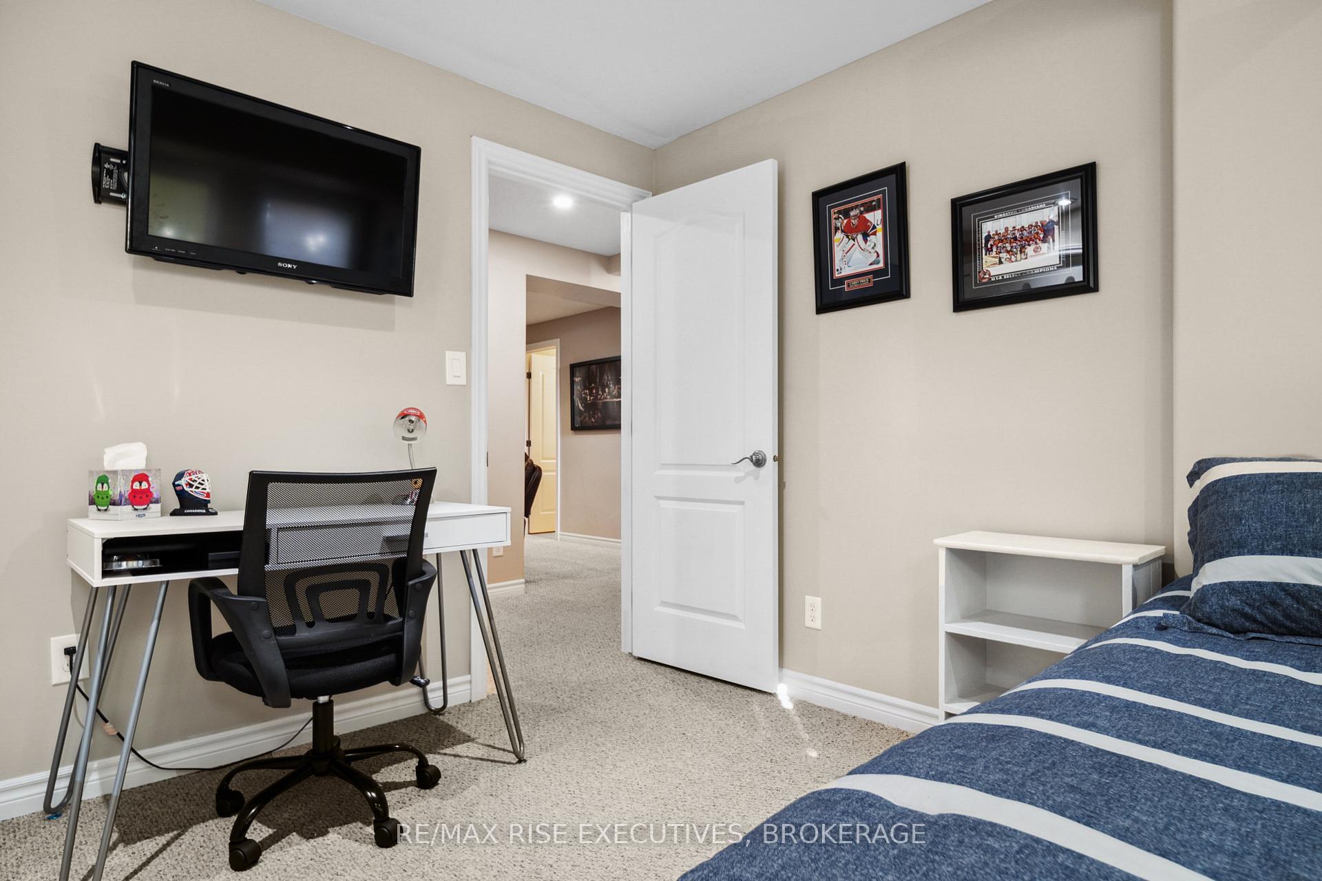 Photo 23 of 1142 Deerfield Drive, Kingston, City Northwest — HOMEH