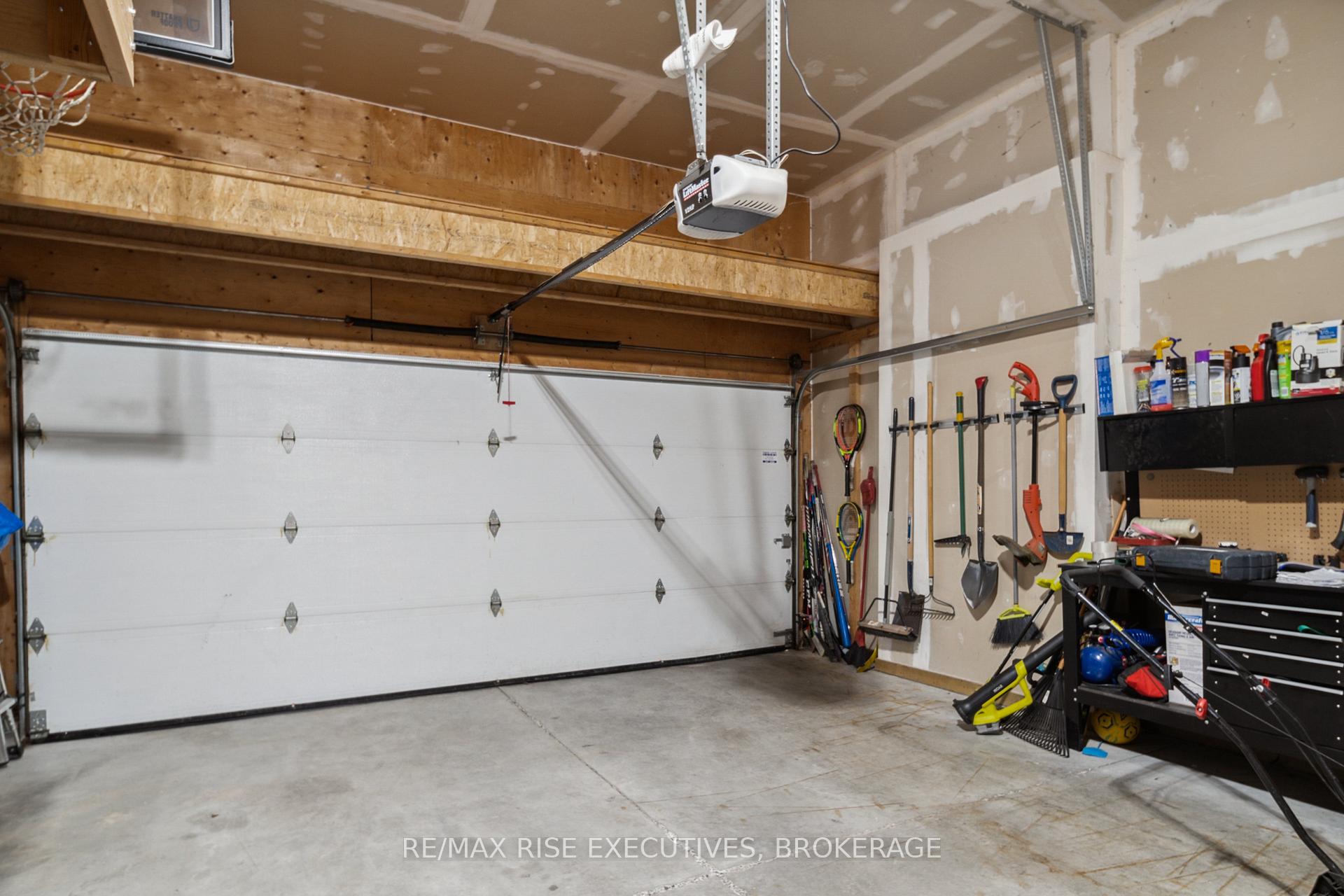Photo 28 of 1142 Deerfield Drive, Kingston, City Northwest — HOMEH