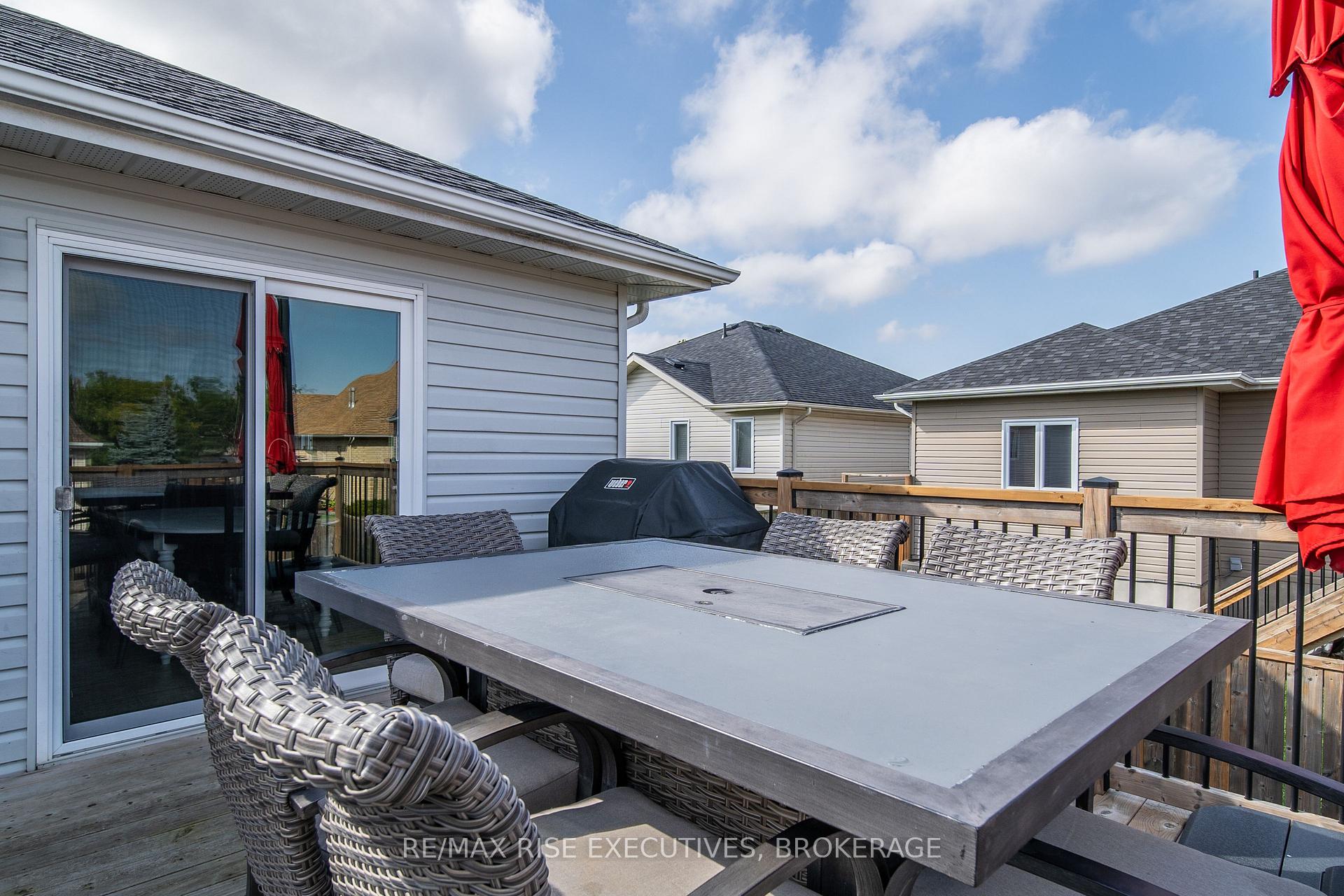 Photo 32 of 1142 Deerfield Drive, Kingston, City Northwest — HOMEH