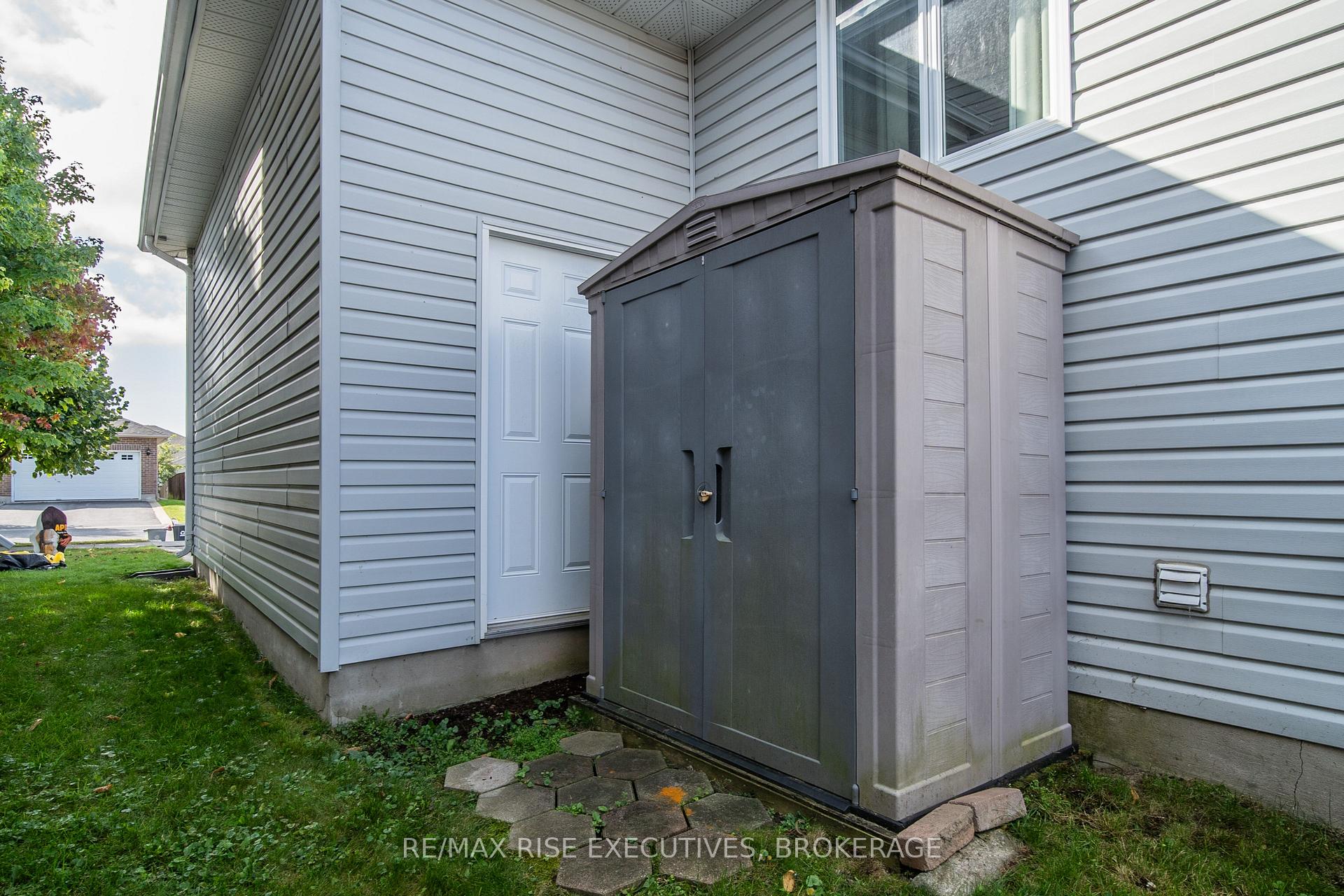 Photo 36 of 1142 Deerfield Drive, Kingston, City Northwest — HOMEH