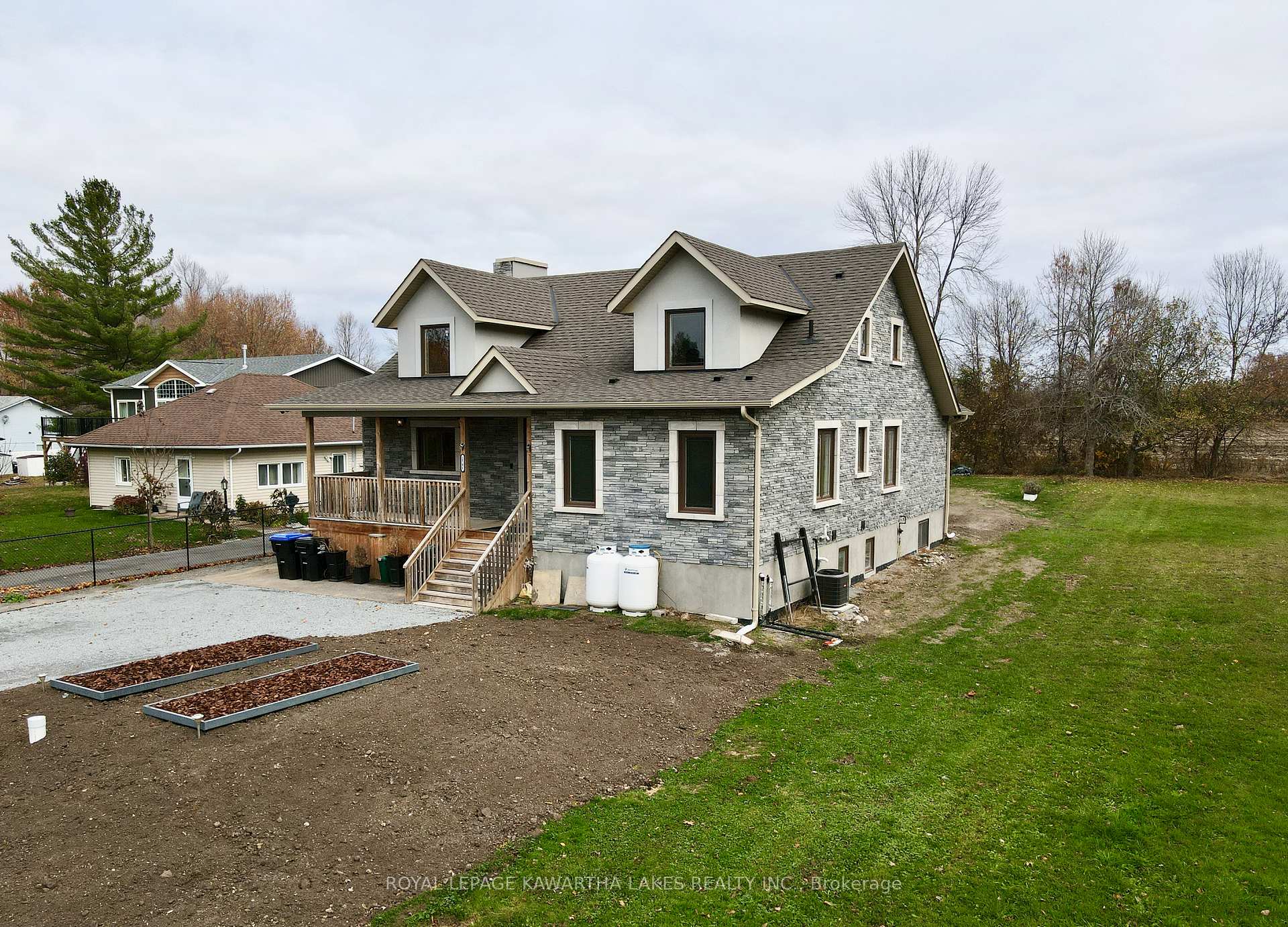 Front of 2501 Lakeshore Drive