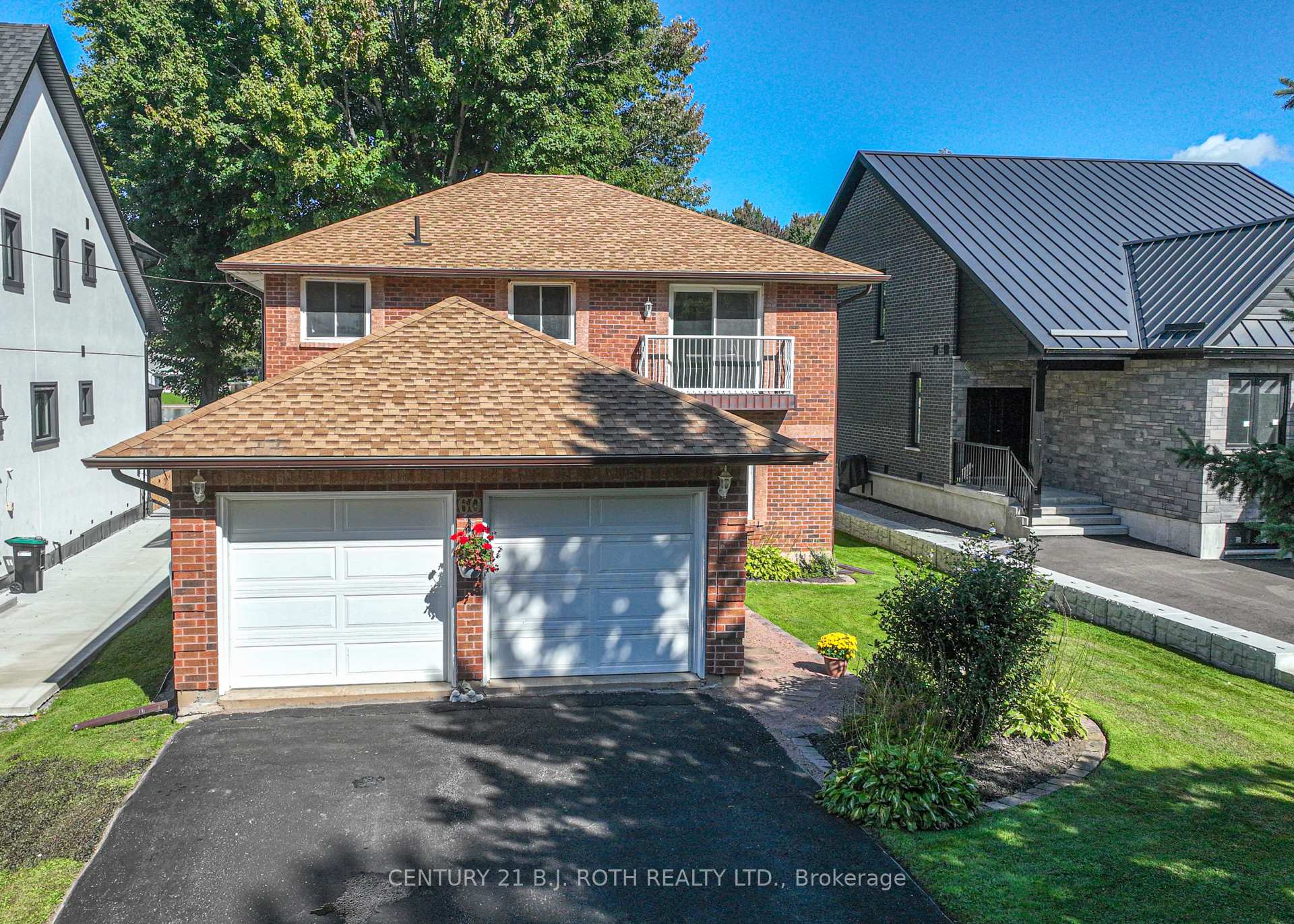 Front of 60 Simcoe Road