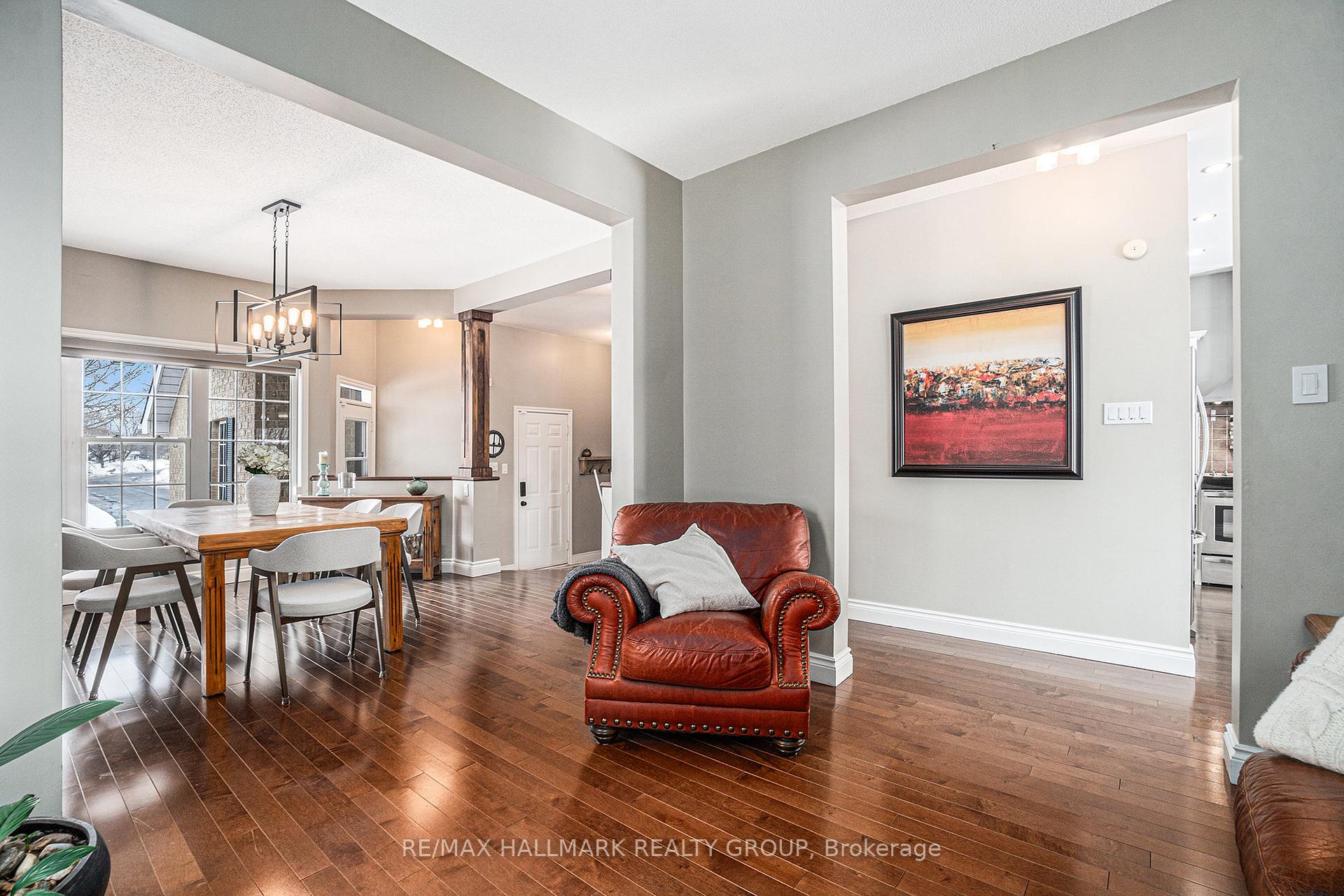 Photo 6 of 1520 Lisbon Street, Ottawa, Fallingbrook/Pineridge — HOMEH