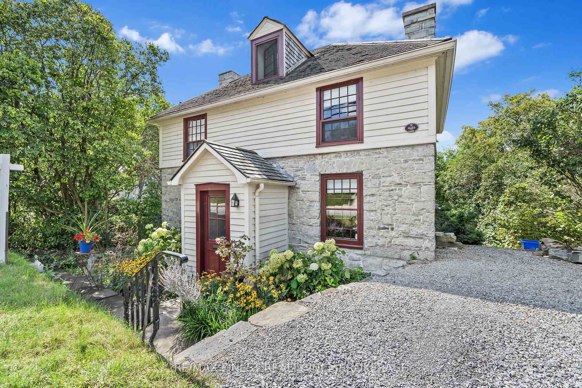 Photo 2 of 247 Main Street, Kingston, Kingston East (Incl Barret Crt) — HOMEH