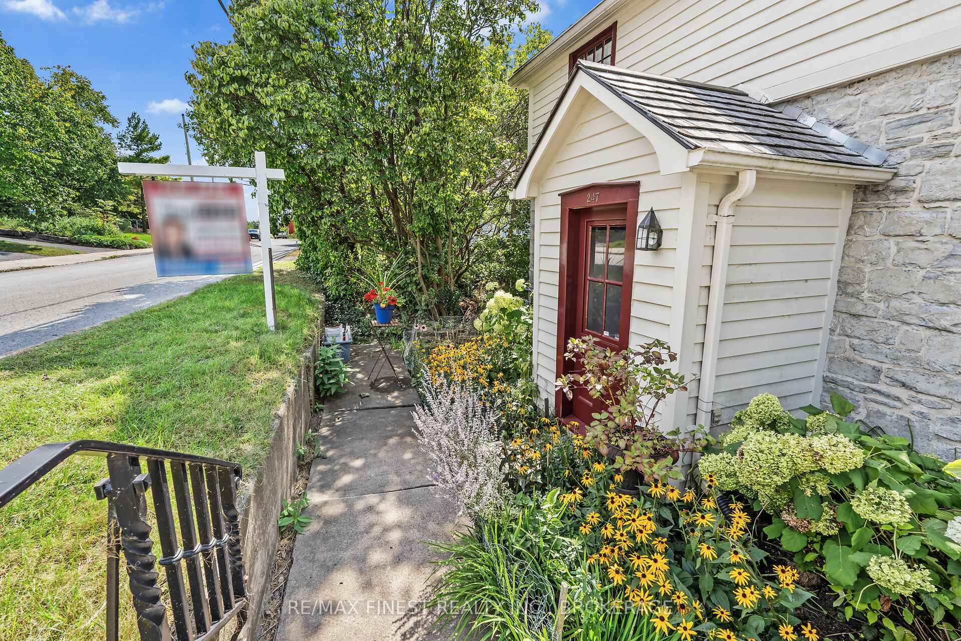 Photo 4 of 247 Main Street, Kingston, Kingston East (Incl Barret Crt) — HOMEH