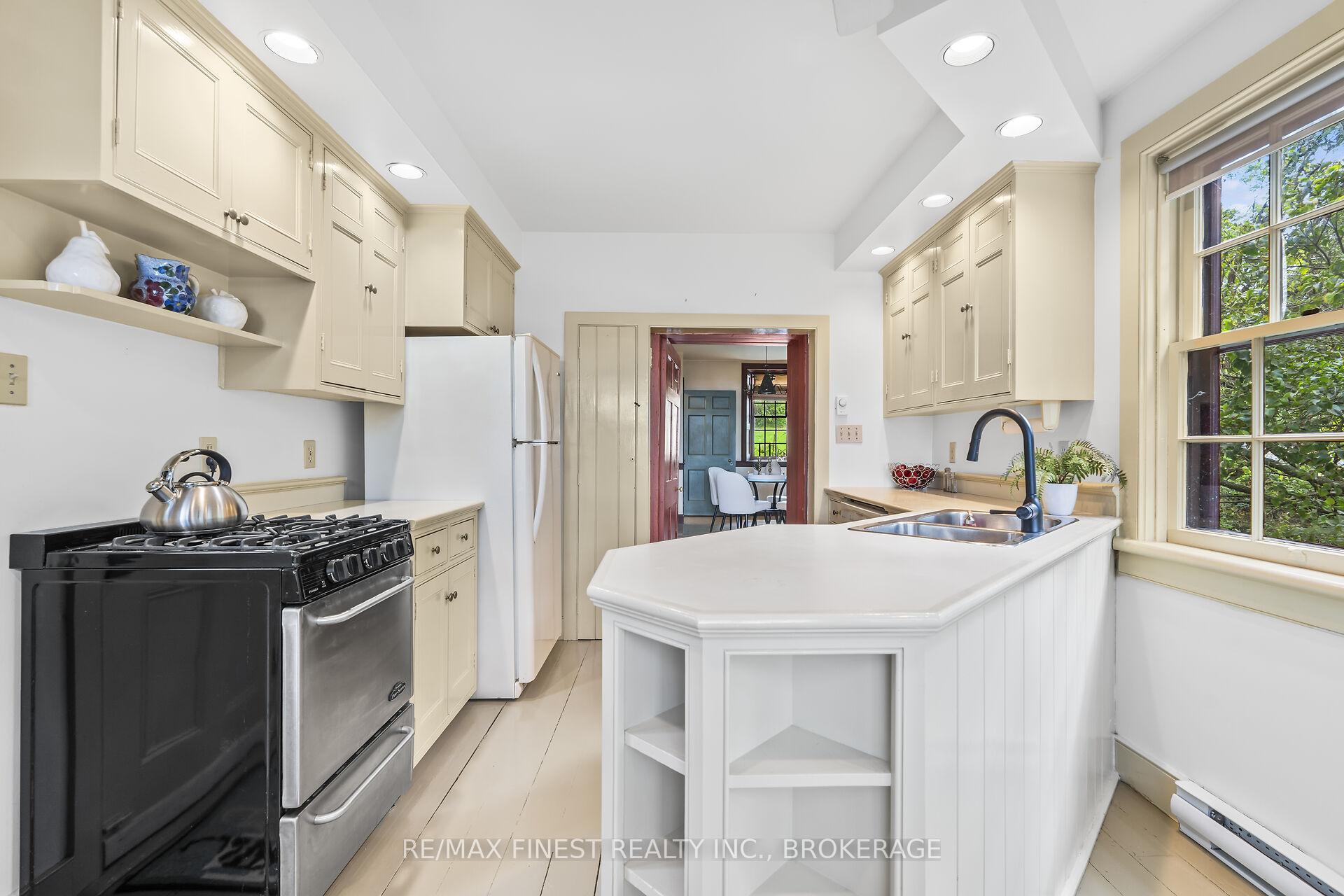 Photo 13 of 247 Main Street, Kingston, Kingston East (Incl Barret Crt) — HOMEH