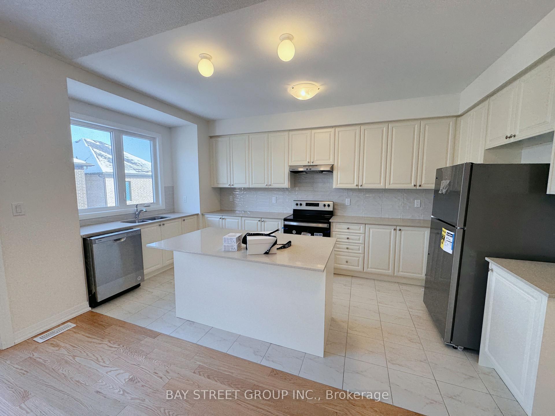 Photo 3 of 2929 Nakina Street, Pickering, Rural Pickering — HOMEH