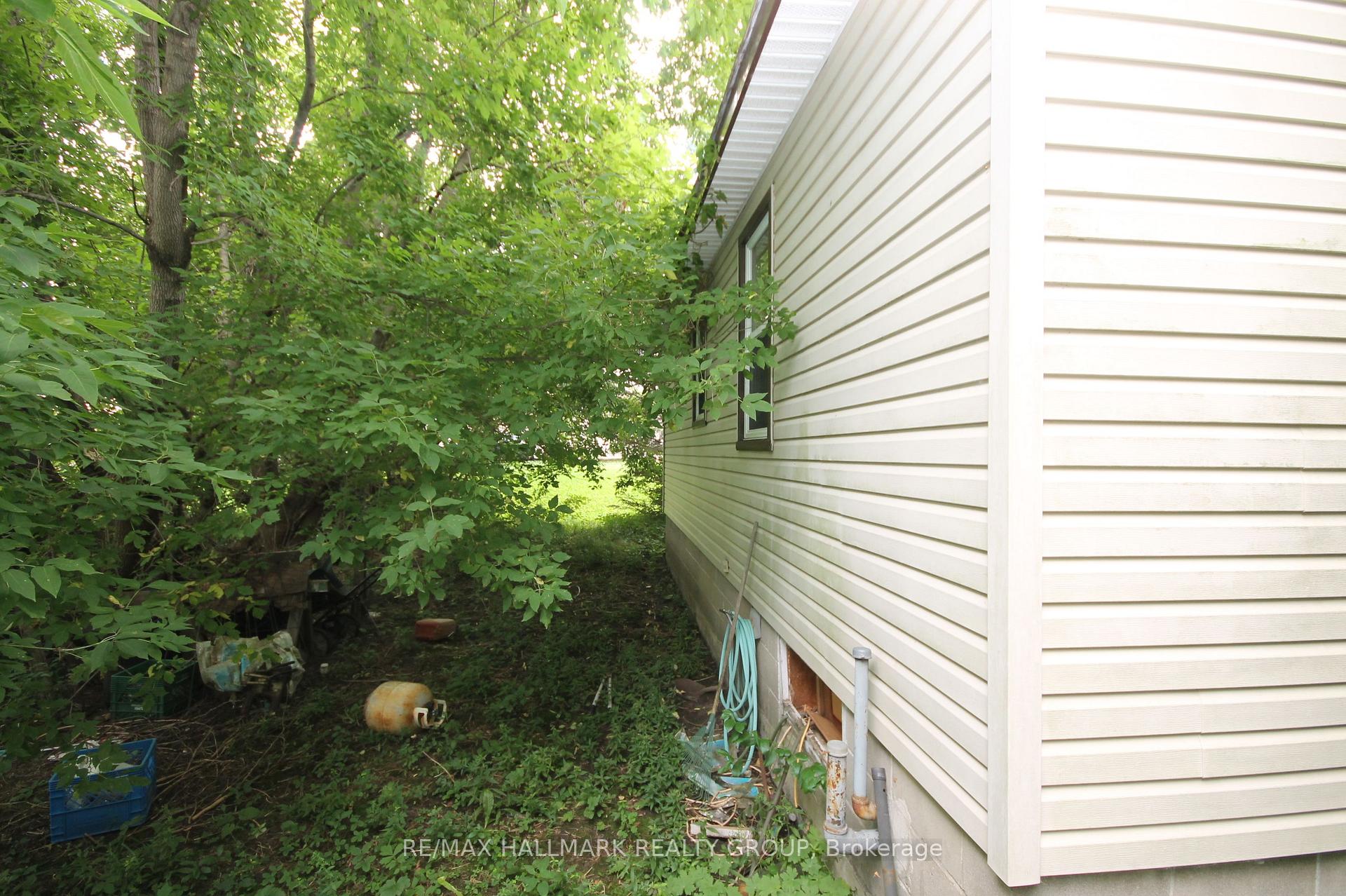 Photo 9 of 143 O'Gorman Avenue, Renfrew — HOMEH