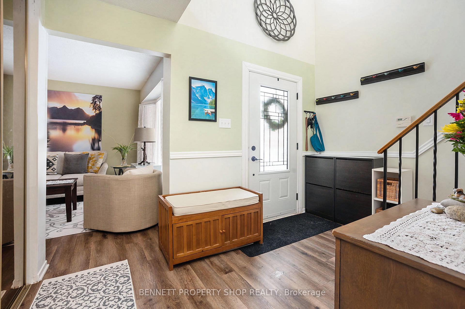 Photo 4 of 2060 Legrand Crescent, Ottawa, Queenswood Heights South — HOMEH