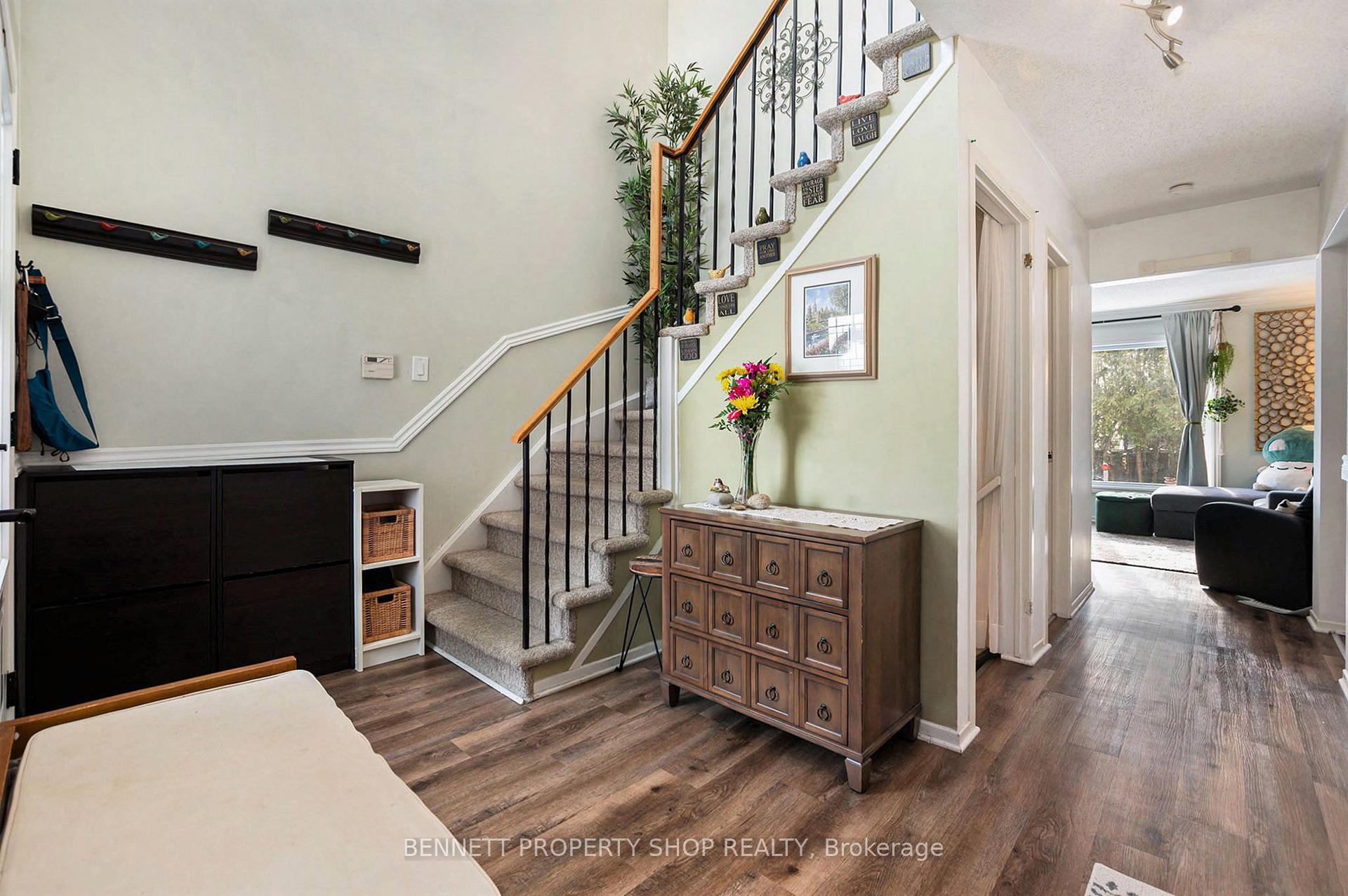 Photo 5 of 2060 Legrand Crescent, Ottawa, Queenswood Heights South — HOMEH