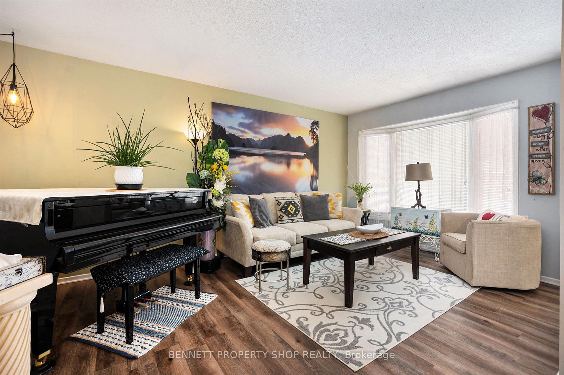 Photo 7 of 2060 Legrand Crescent, Ottawa, Queenswood Heights South — HOMEH