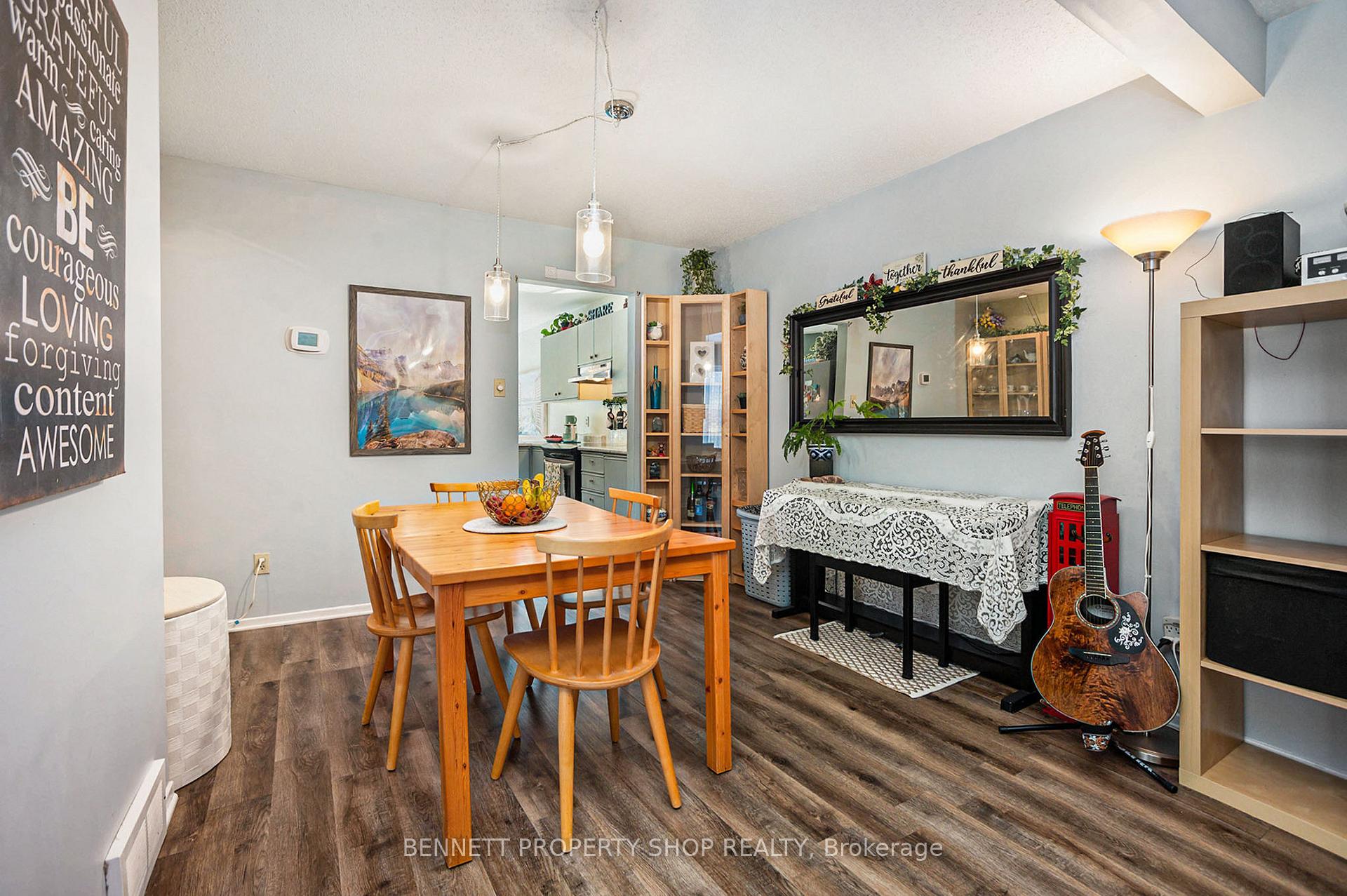 Photo 9 of 2060 Legrand Crescent, Ottawa, Queenswood Heights South — HOMEH