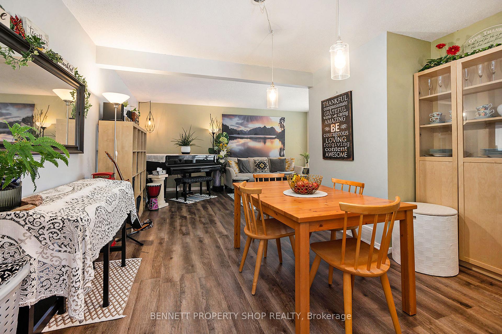 Photo 11 of 2060 Legrand Crescent, Ottawa, Queenswood Heights South — HOMEH
