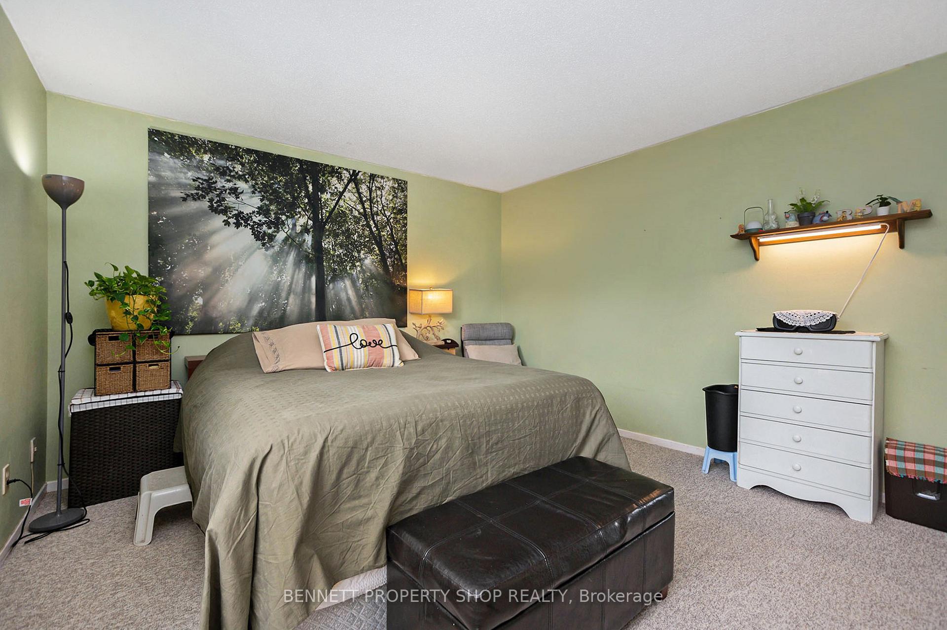 Photo 21 of 2060 Legrand Crescent, Ottawa, Queenswood Heights South — HOMEH