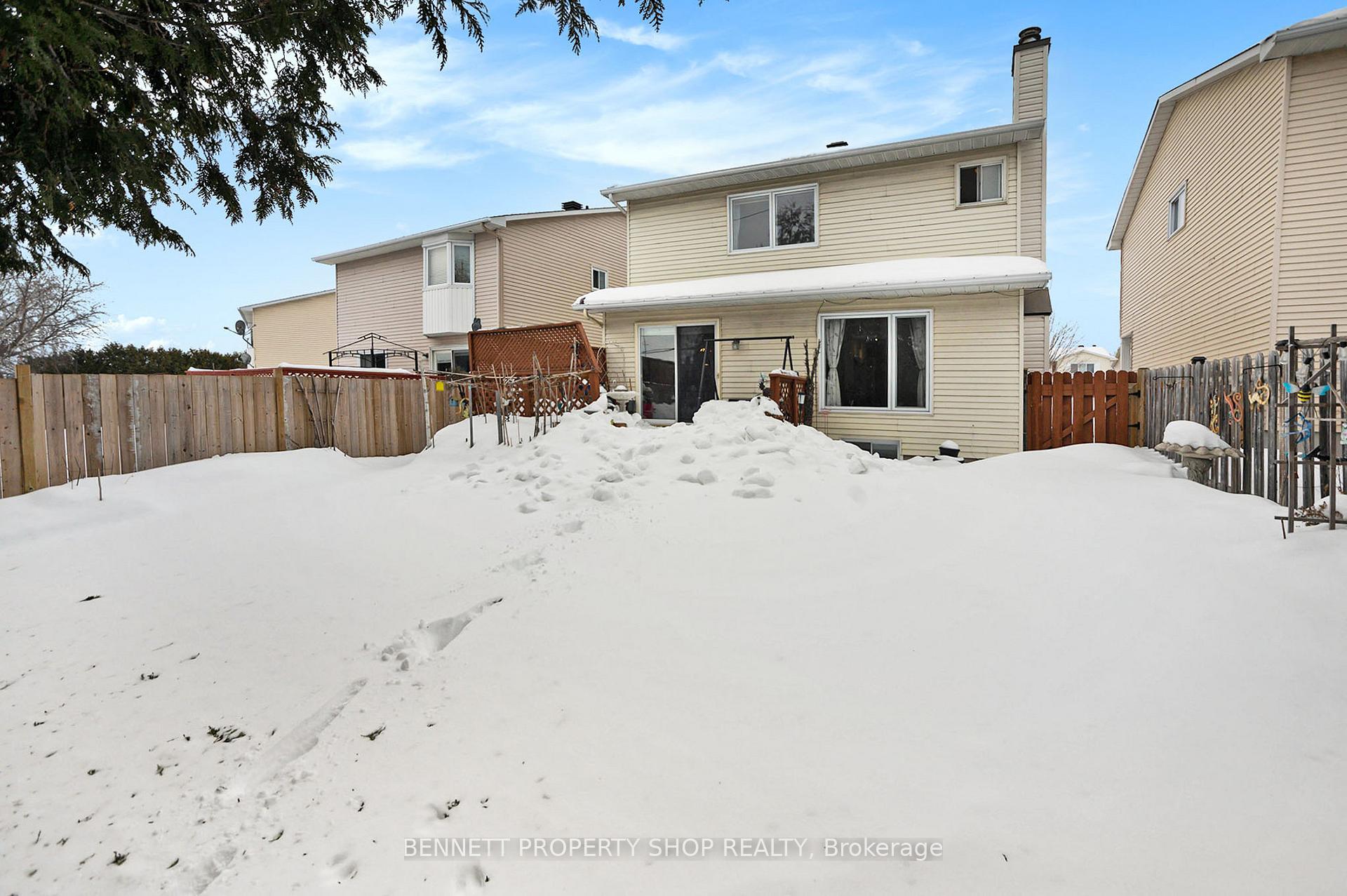 Photo 32 of 2060 Legrand Crescent, Ottawa, Queenswood Heights South — HOMEH