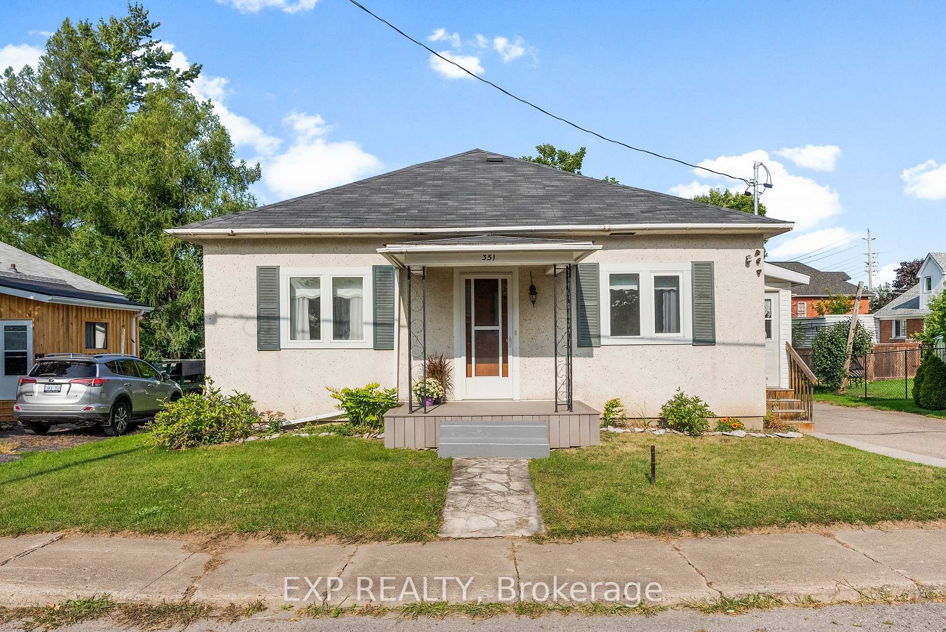 Photo 2 of 351 Lynn Street, Renfrew — HOMEH