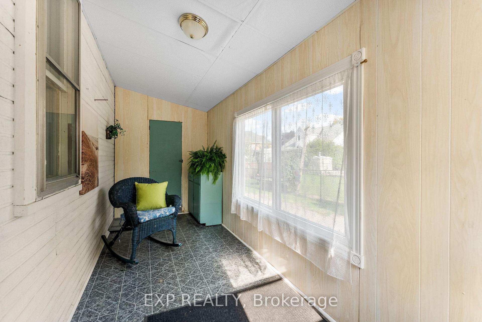 Photo 16 of 351 Lynn Street, Renfrew — HOMEH