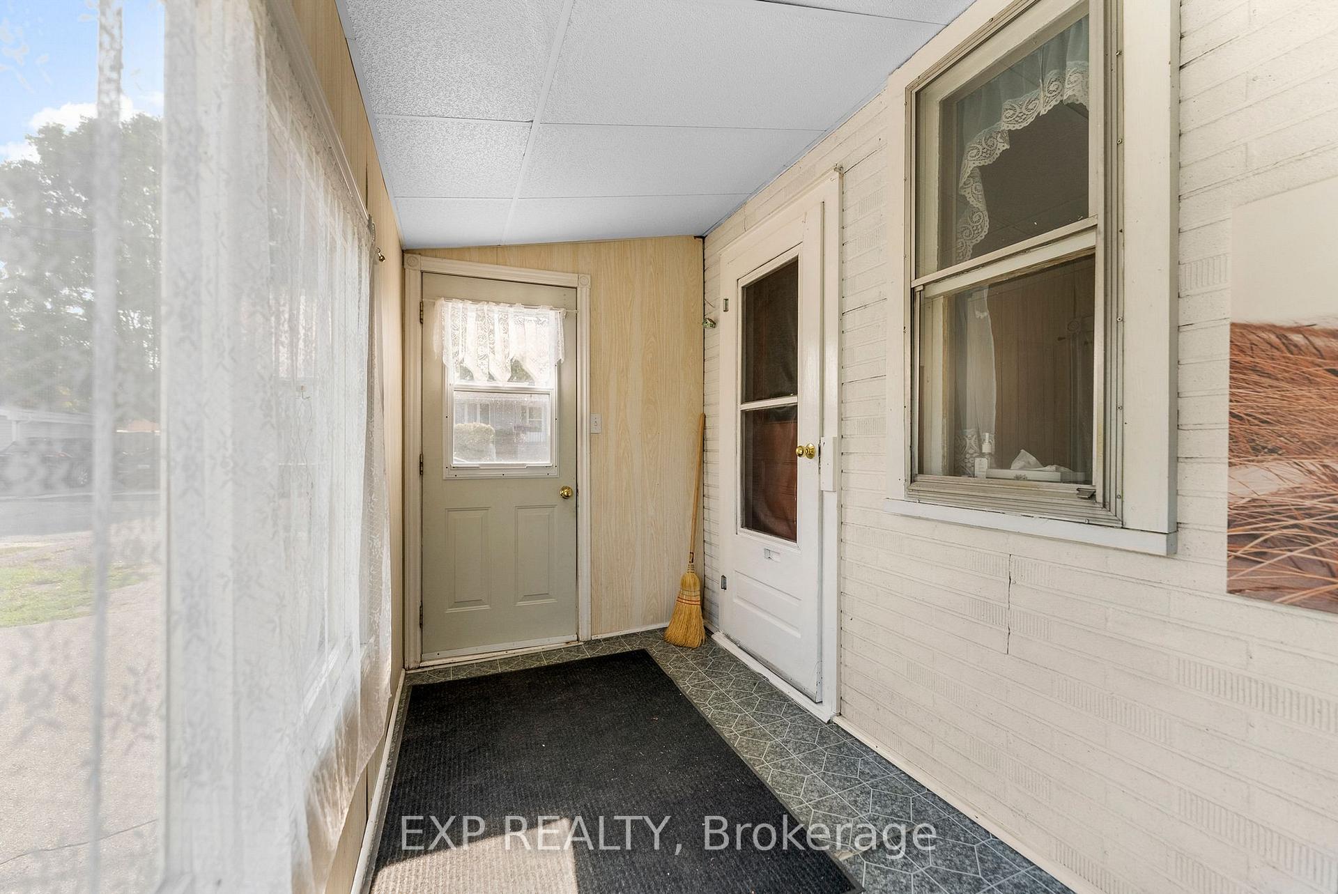 Photo 17 of 351 Lynn Street, Renfrew — HOMEH