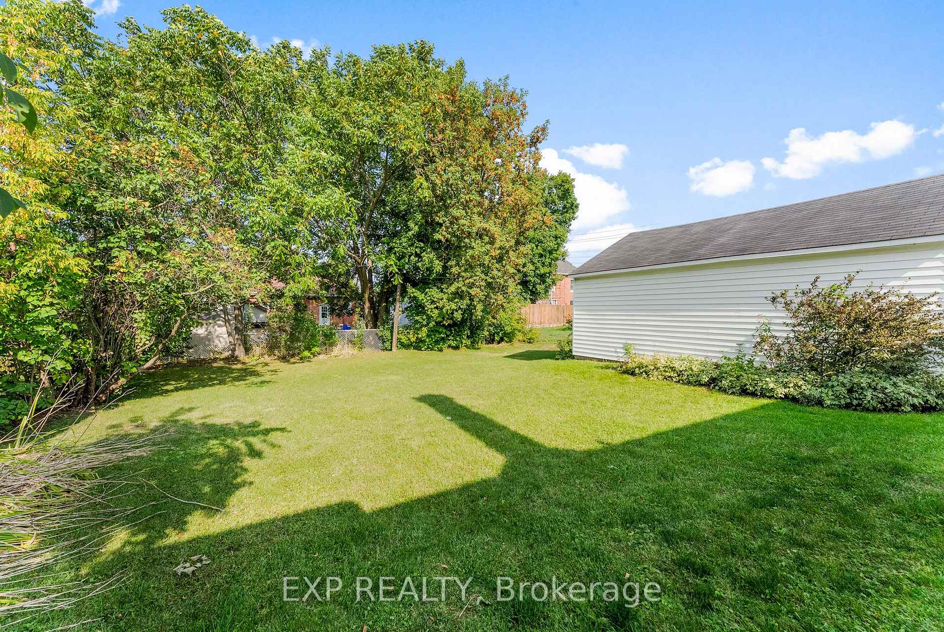 Photo 23 of 351 Lynn Street, Renfrew — HOMEH