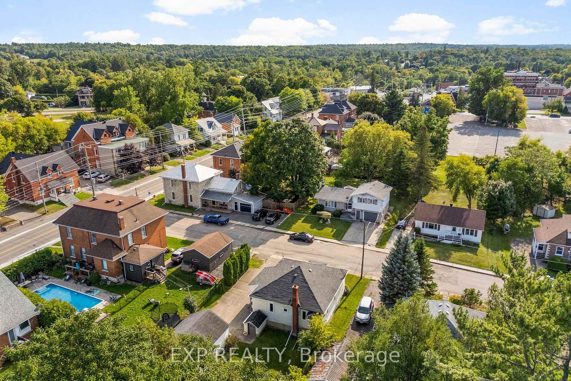 Photo 32 of 351 Lynn Street, Renfrew — HOMEH
