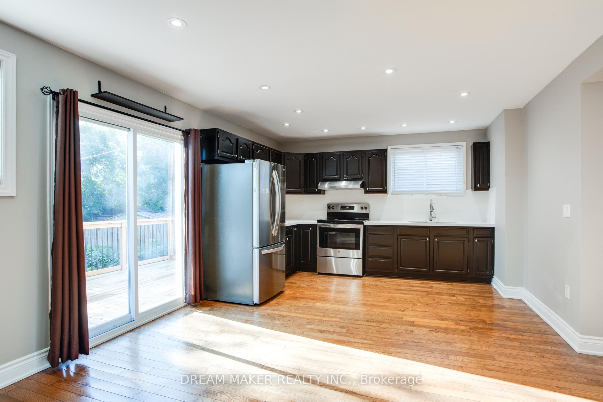 Photo 2 of Unit Upper, 207 Cabot Street E, Oshawa, Vanier — HOMEH