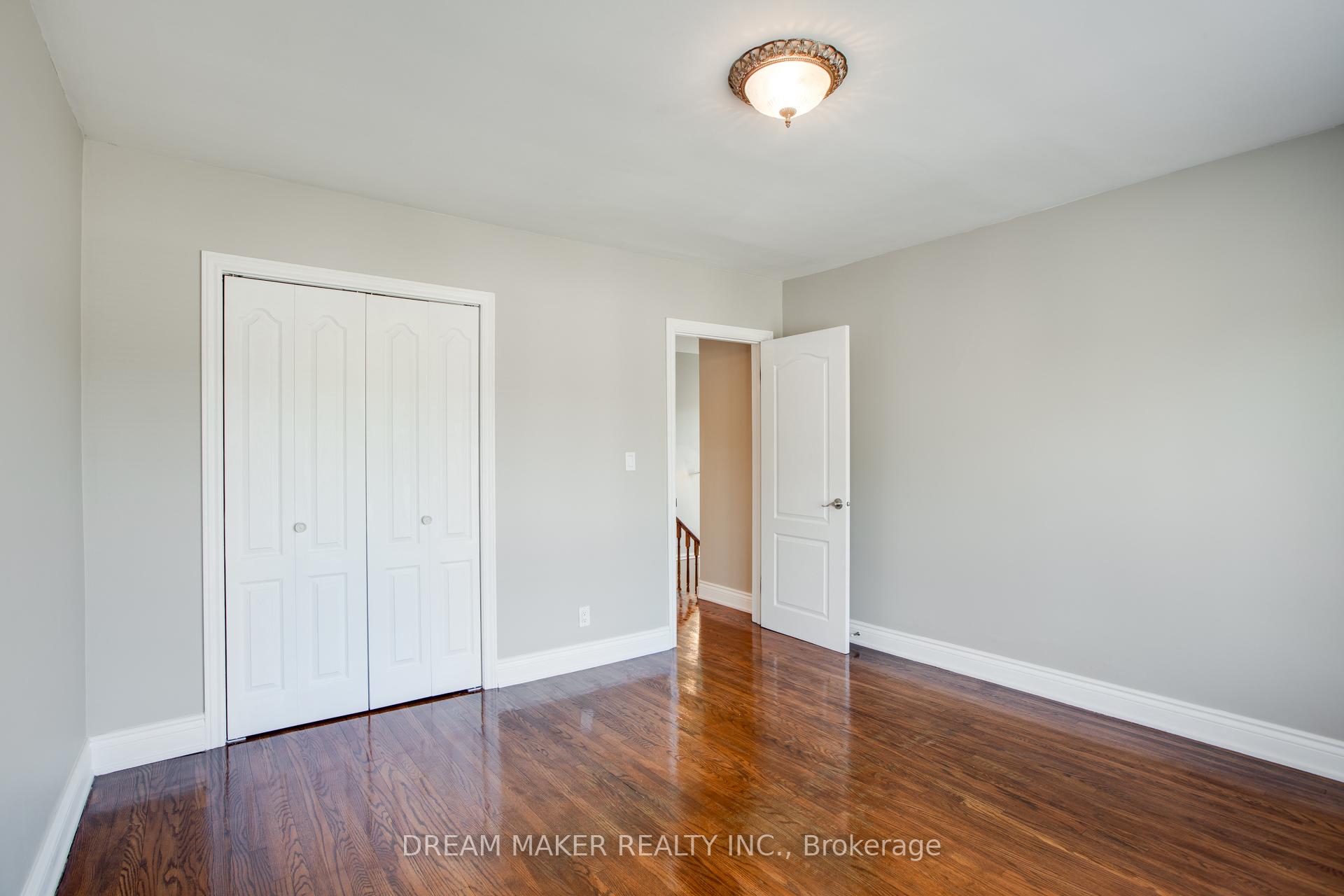 Photo 4 of Unit Upper, 207 Cabot Street E, Oshawa, Vanier — HOMEH