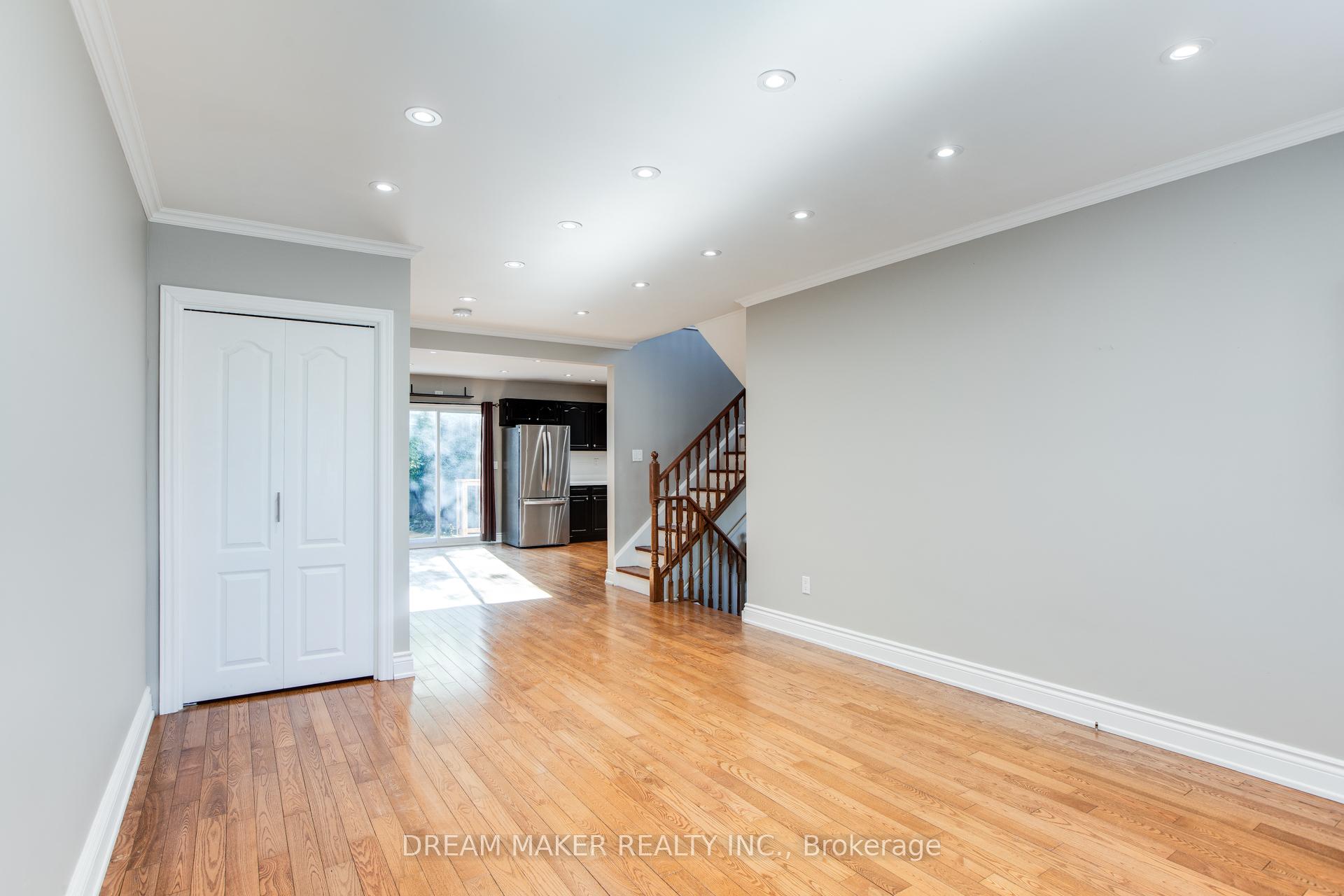 Photo 10 of Unit Upper, 207 Cabot Street E, Oshawa, Vanier — HOMEH