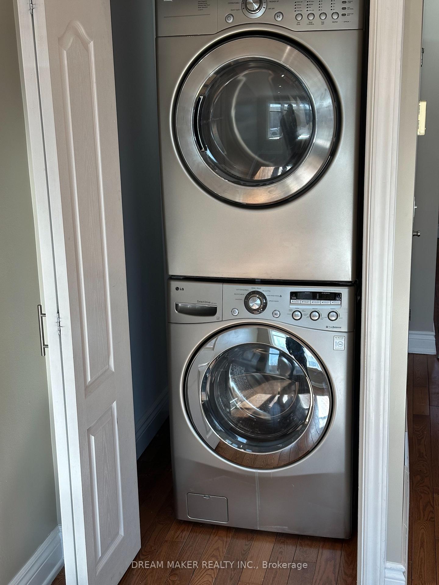 Photo 14 of Unit Upper, 207 Cabot Street E, Oshawa, Vanier — HOMEH