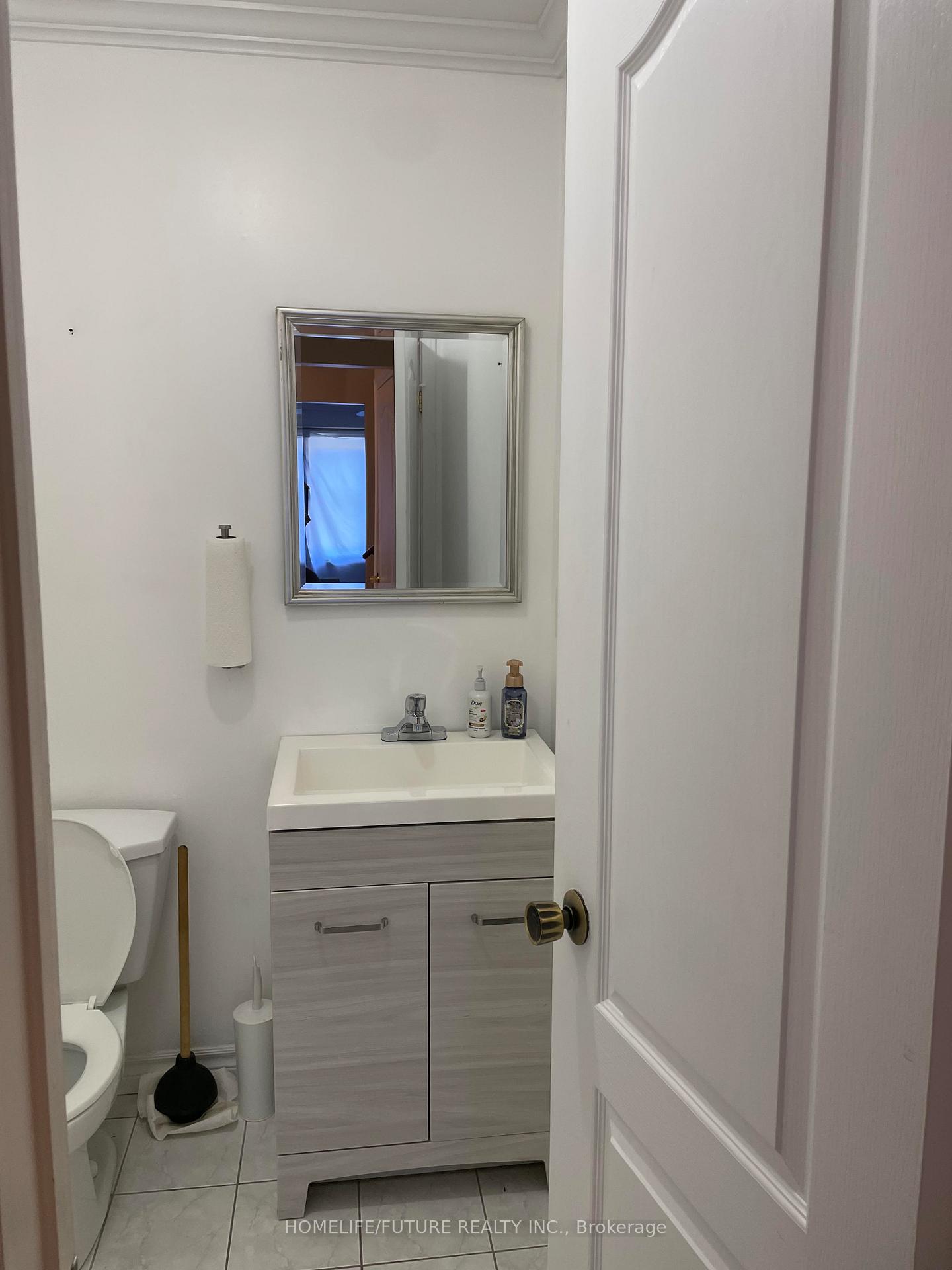 Photo 4 of Unit Main, 1611 Mcbrady Crescent, Pickering, Brock Ridge — HOMEH