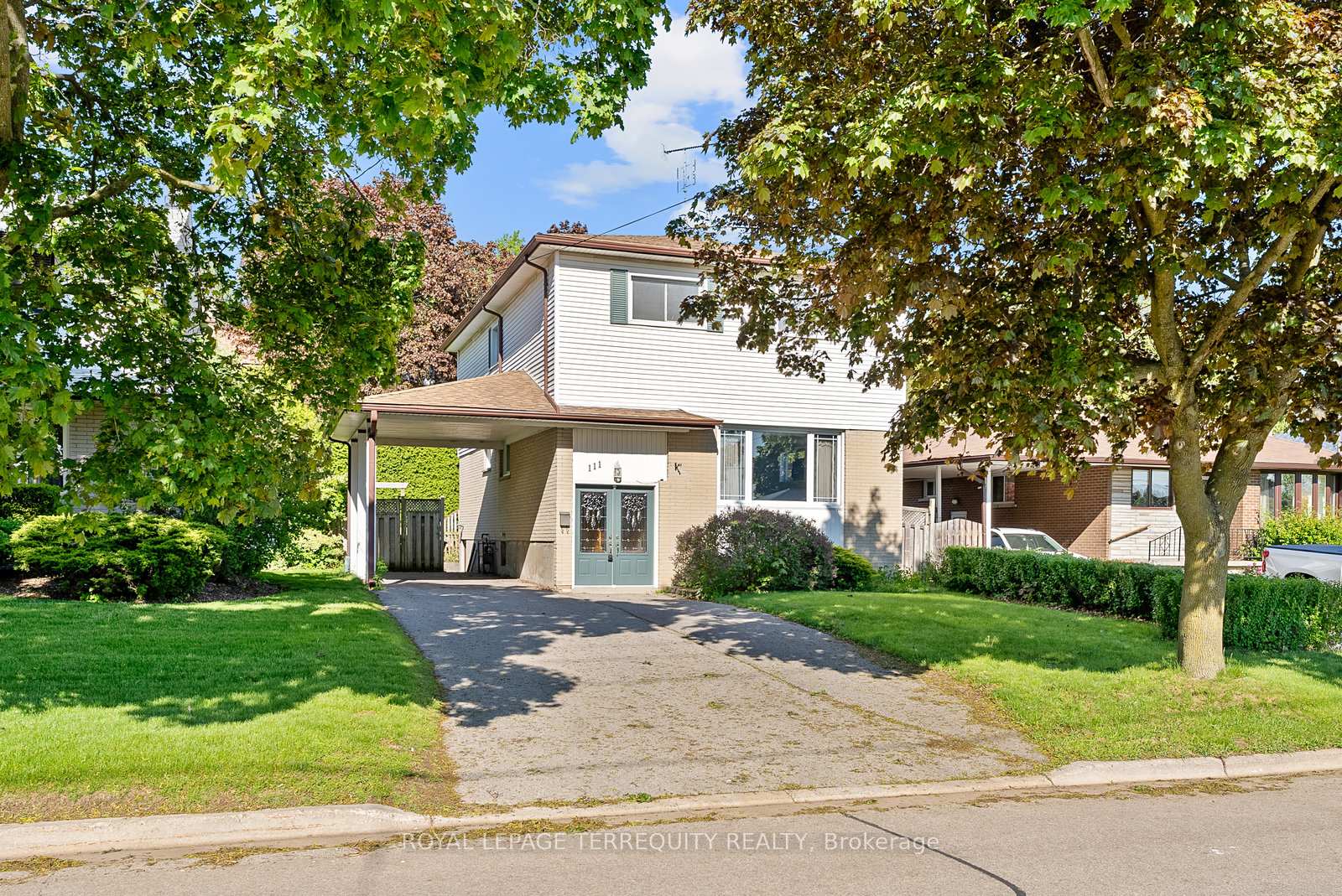 Front of 111 Keewatin Street S