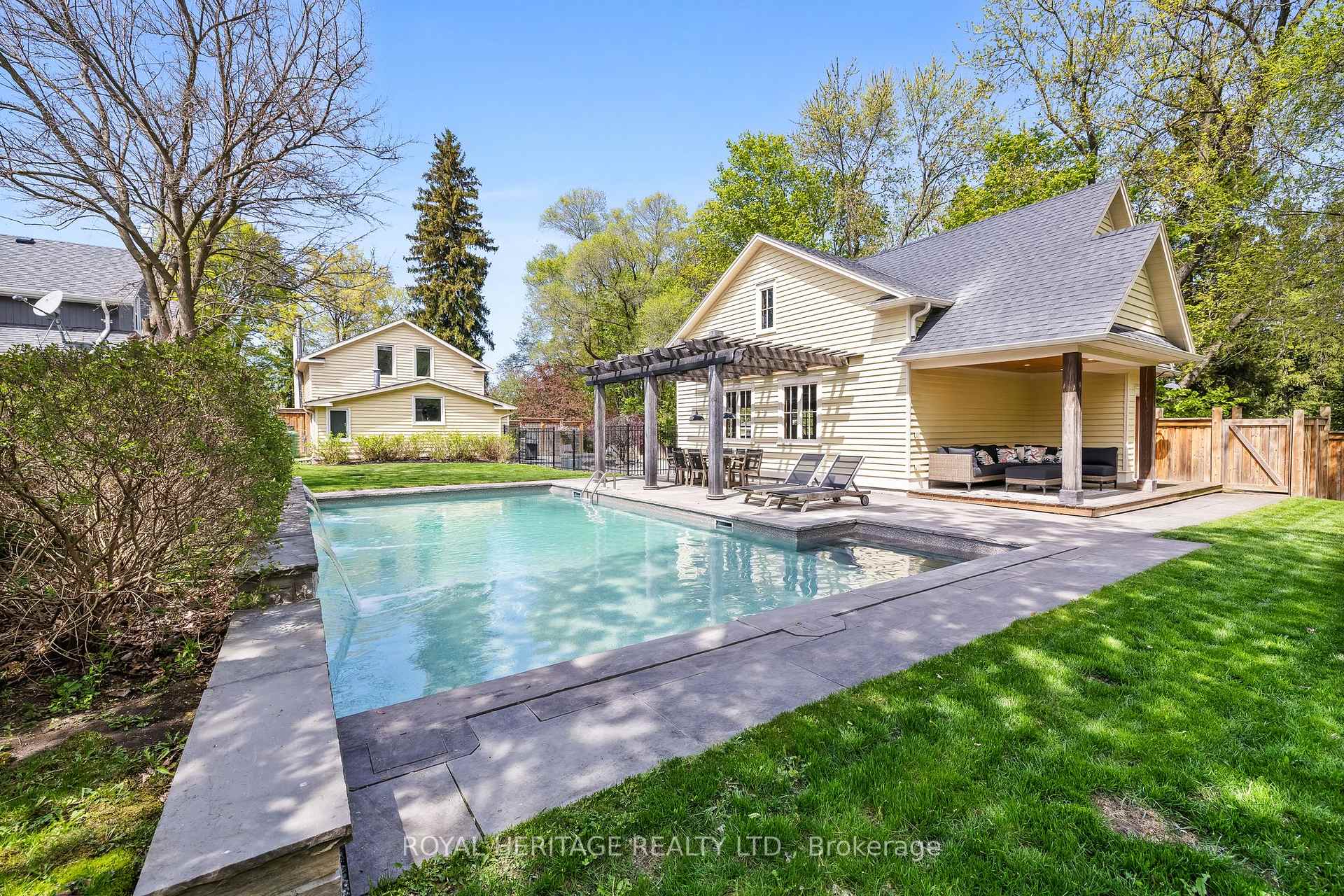 Photo 2 of 345 Whitevale Road, Pickering, Rural Pickering — HOMEH