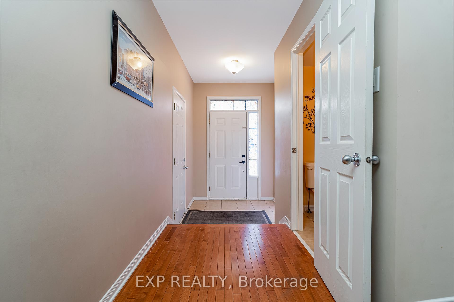 Photo 3 of 156 Trail Side Circle, Ottawa, Springridge/East Village — HOMEH