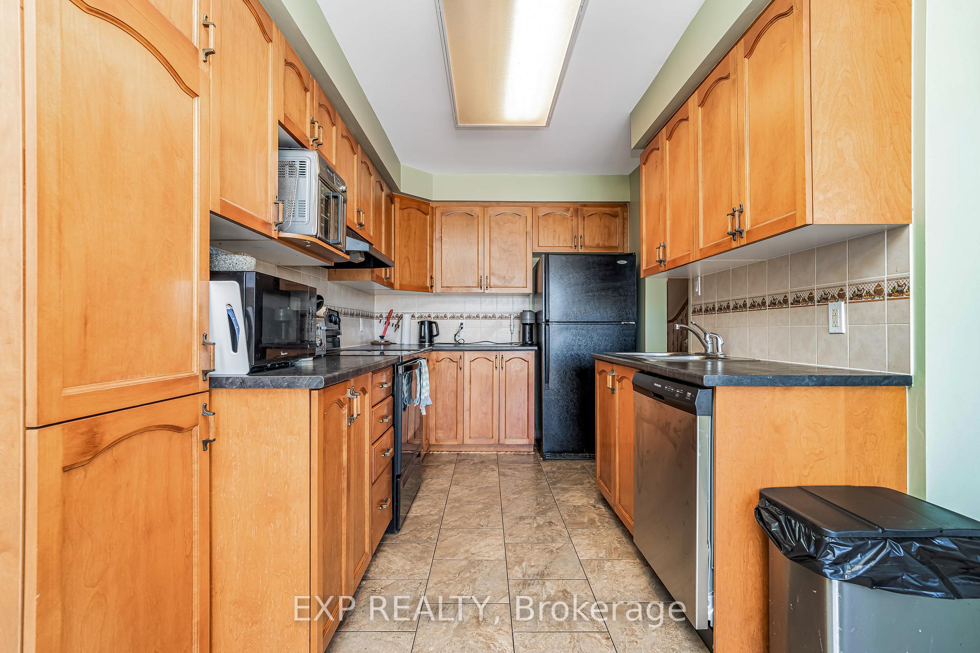 Photo 8 of 156 Trail Side Circle, Ottawa, Springridge/East Village — HOMEH