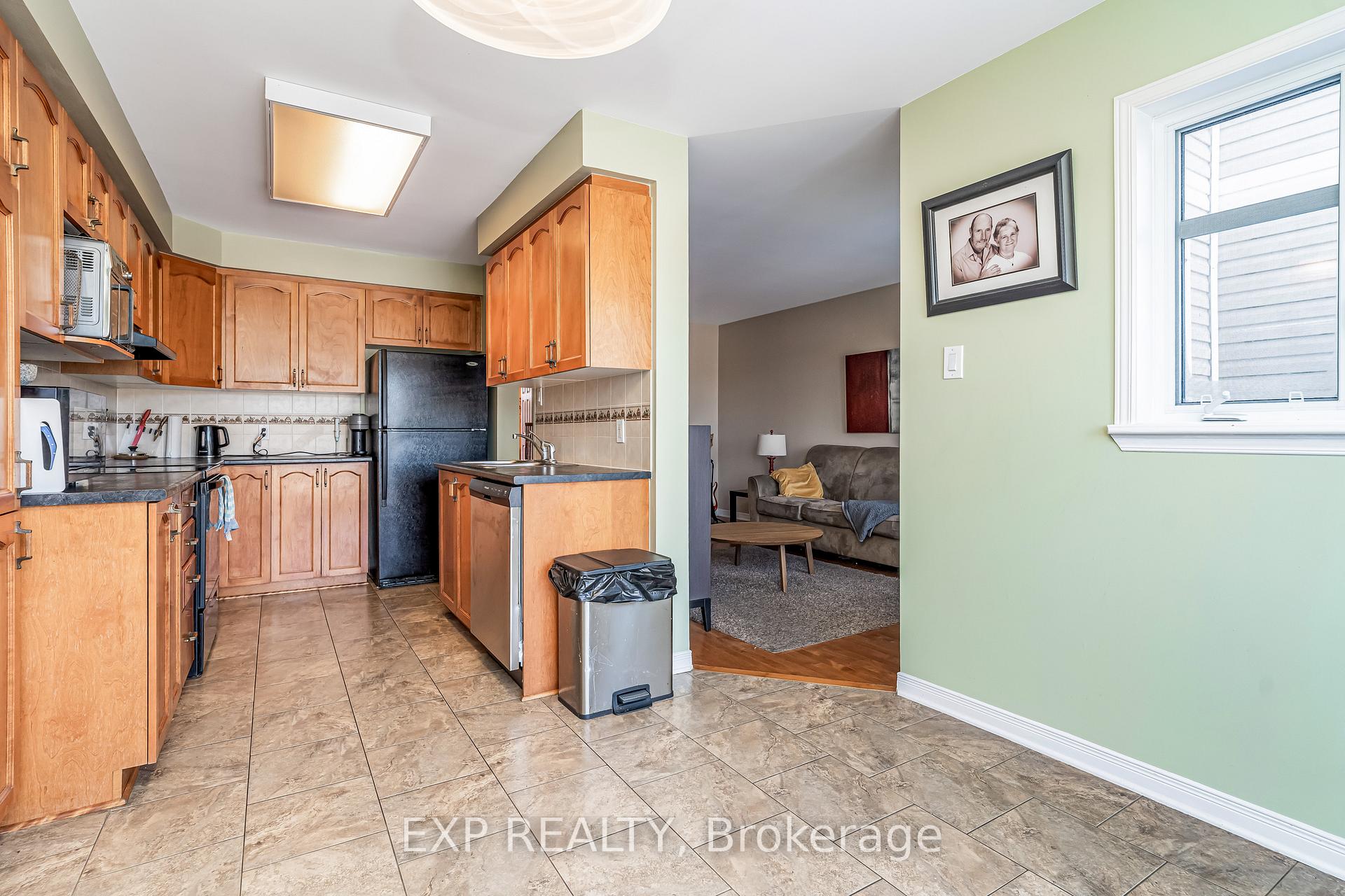 Photo 10 of 156 Trail Side Circle, Ottawa, Springridge/East Village — HOMEH