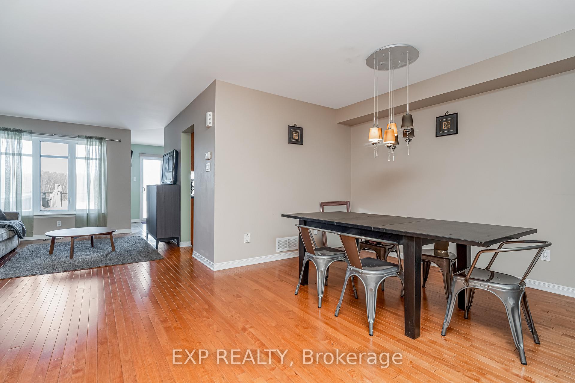Photo 11 of 156 Trail Side Circle, Ottawa, Springridge/East Village — HOMEH