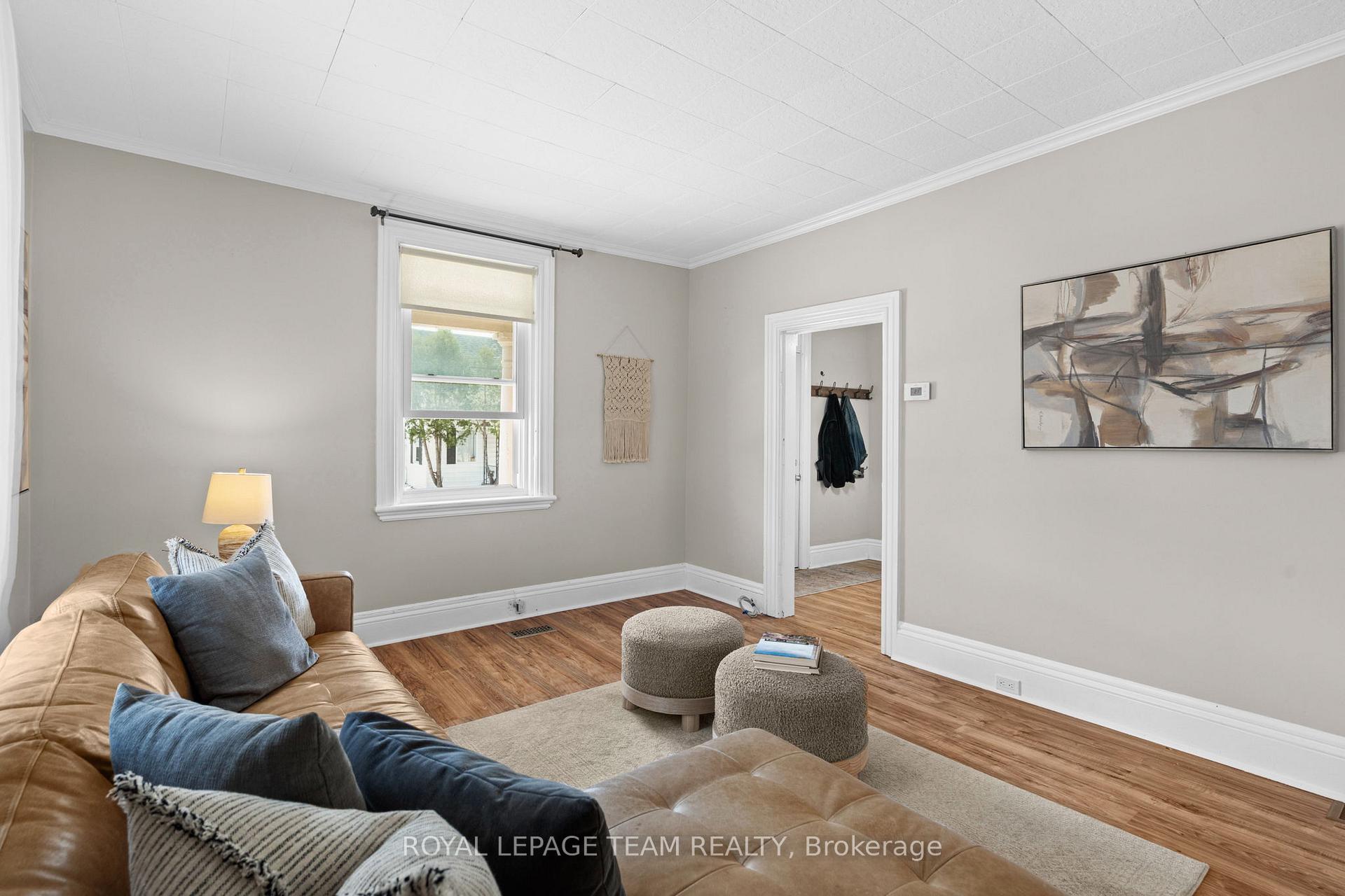 Photo 5 of 57 Lochiel Street S, Renfrew — HOMEH