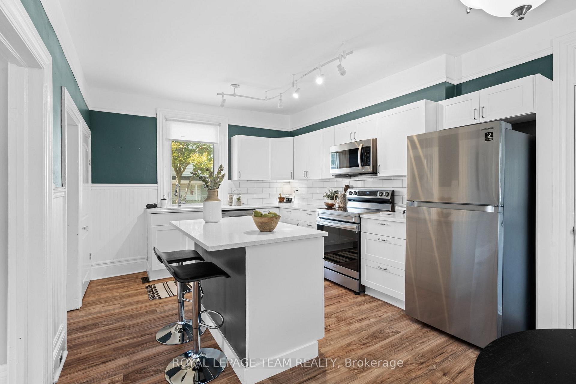 Photo 7 of 57 Lochiel Street S, Renfrew — HOMEH