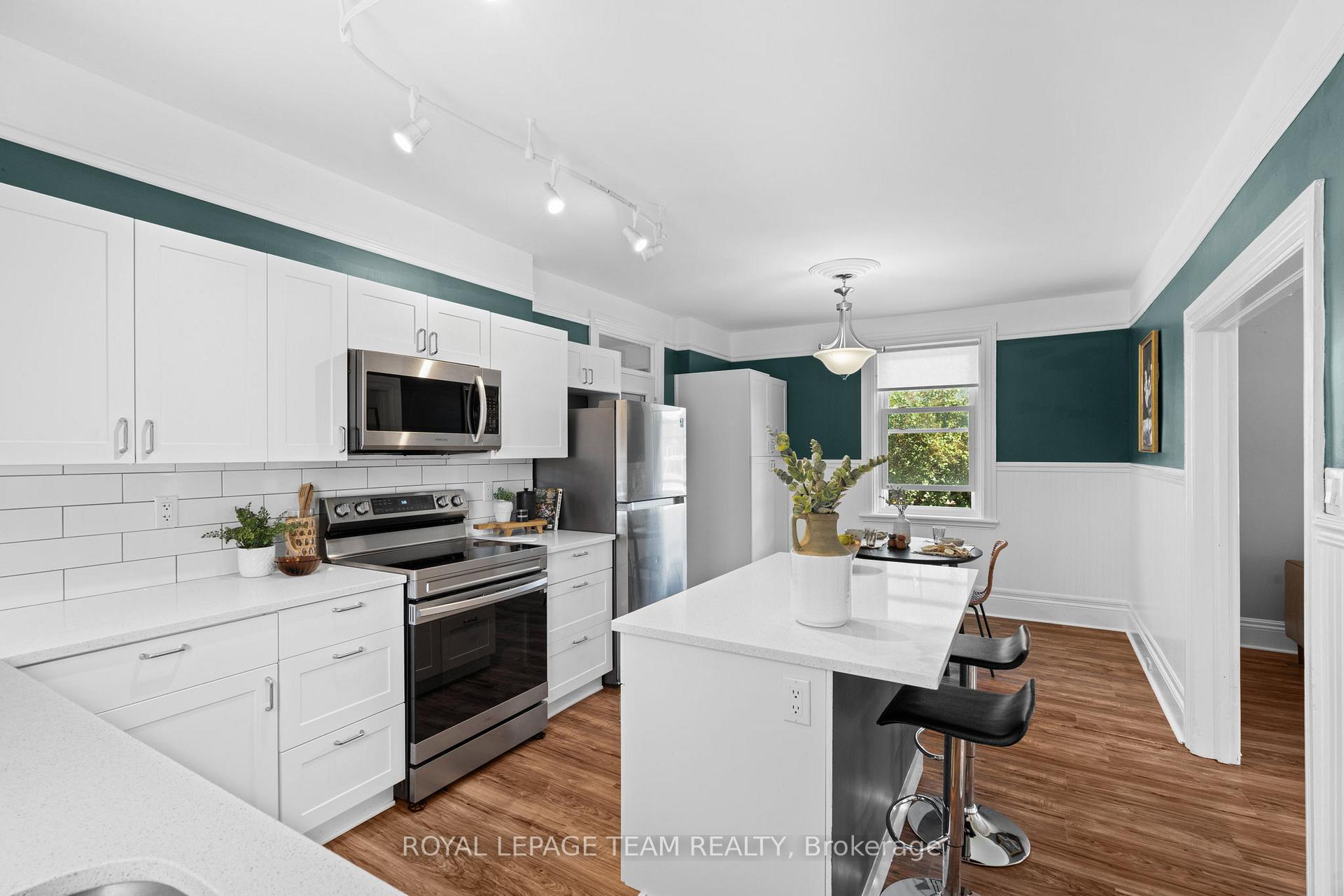 Photo 9 of 57 Lochiel Street S, Renfrew — HOMEH