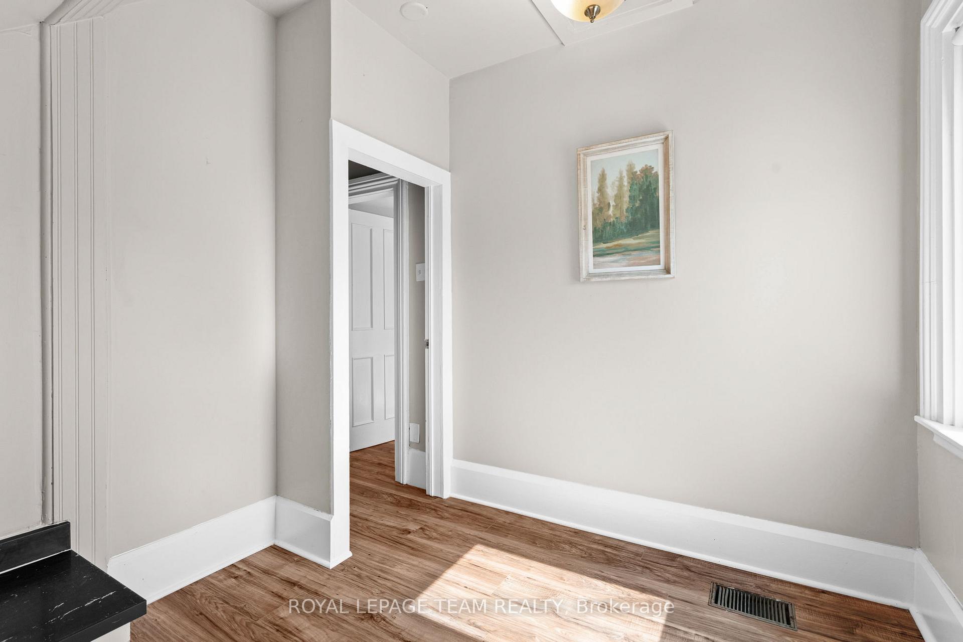 Photo 20 of 57 Lochiel Street S, Renfrew — HOMEH