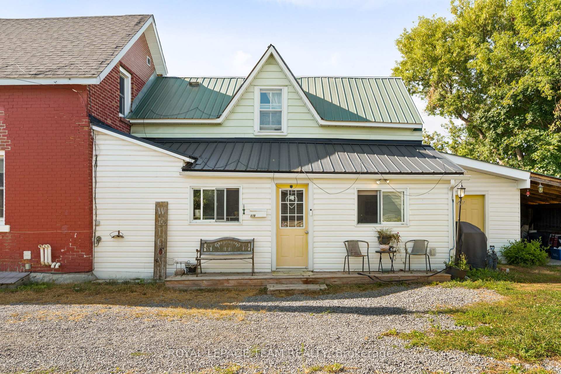 Photo 24 of 57 Lochiel Street S, Renfrew — HOMEH