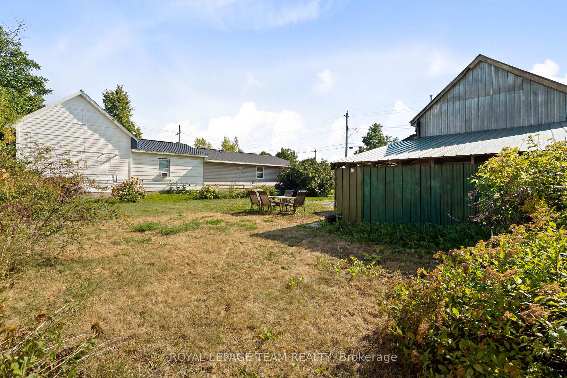 Photo 33 of 57 Lochiel Street S, Renfrew — HOMEH