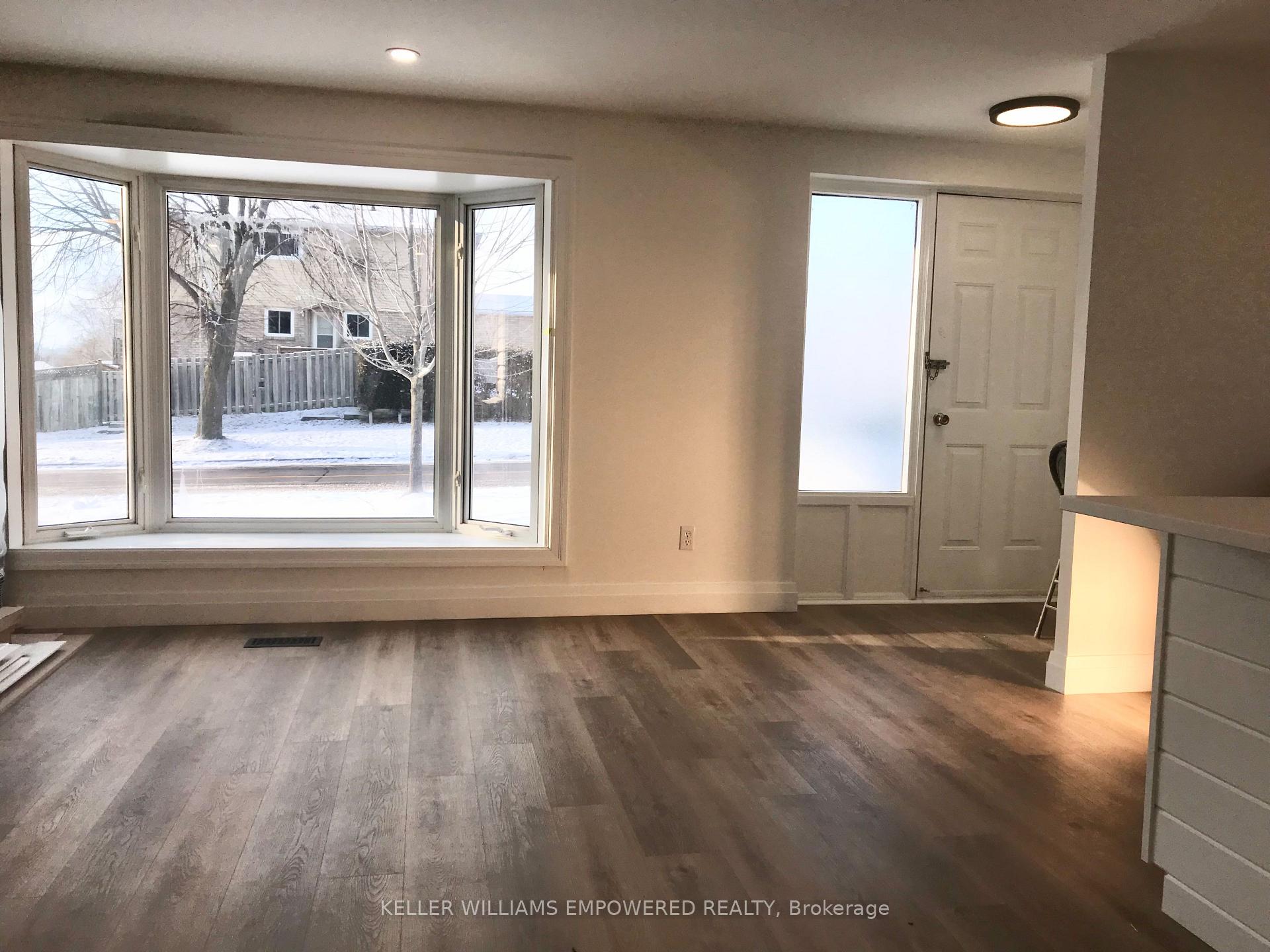 Photo 4 of Unit Main, 697 Downview Crescent, Oshawa, Donevan — HOMEH