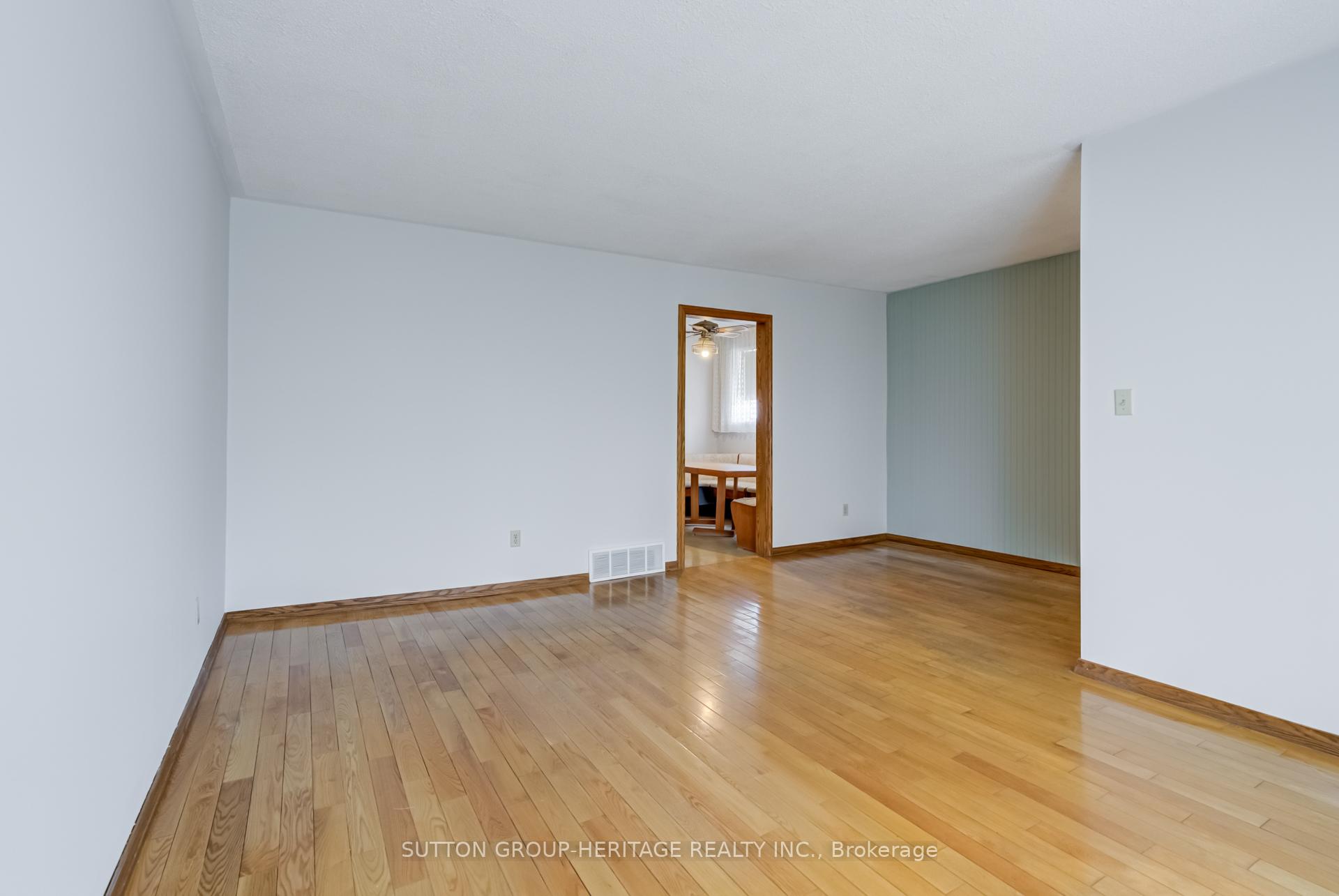 Photo 8 of 468 Tennyson Court, Oshawa, Donevan — HOMEH