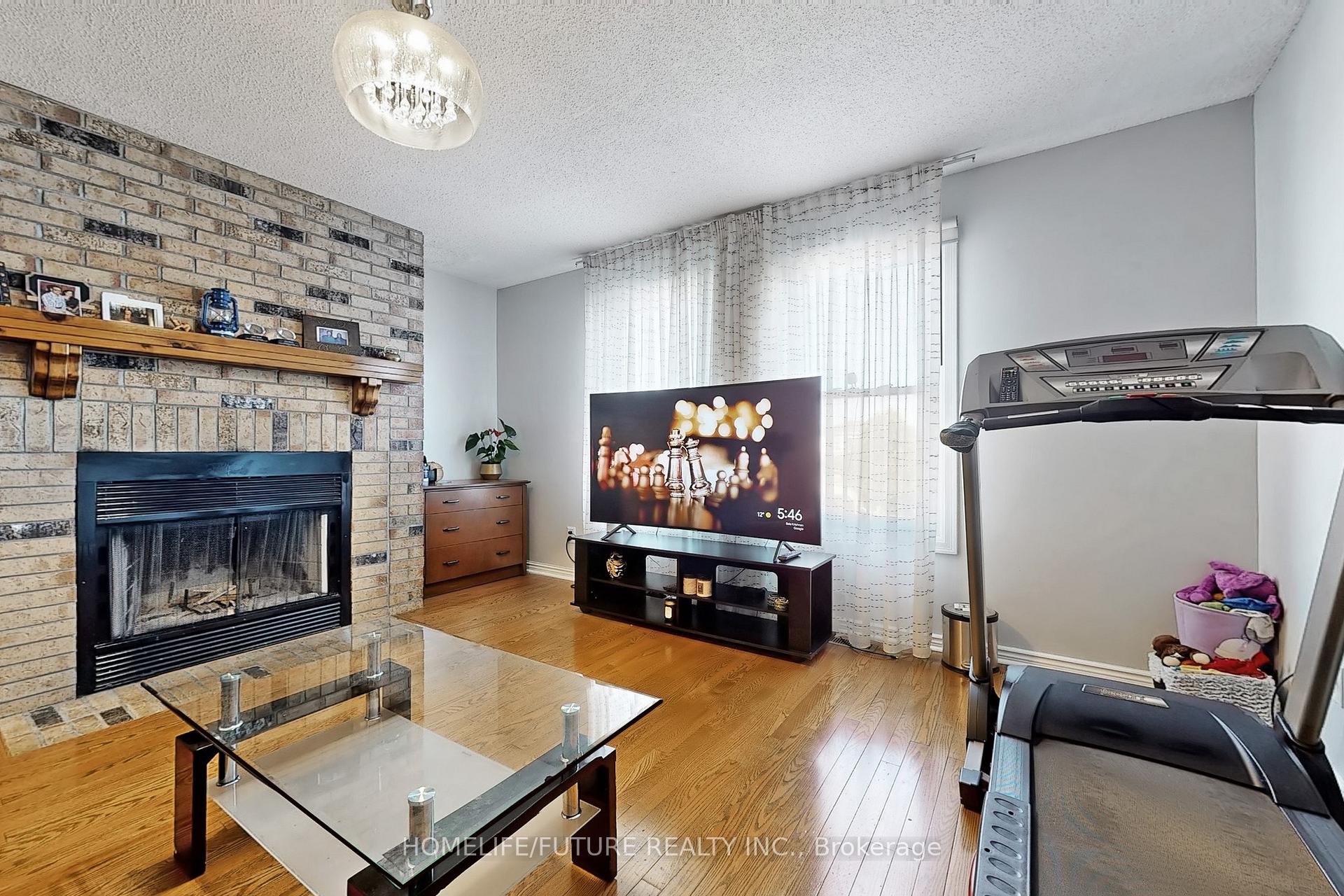 Photo 2 of 2144 Denby Drive, Pickering, Brock Ridge — HOMEH