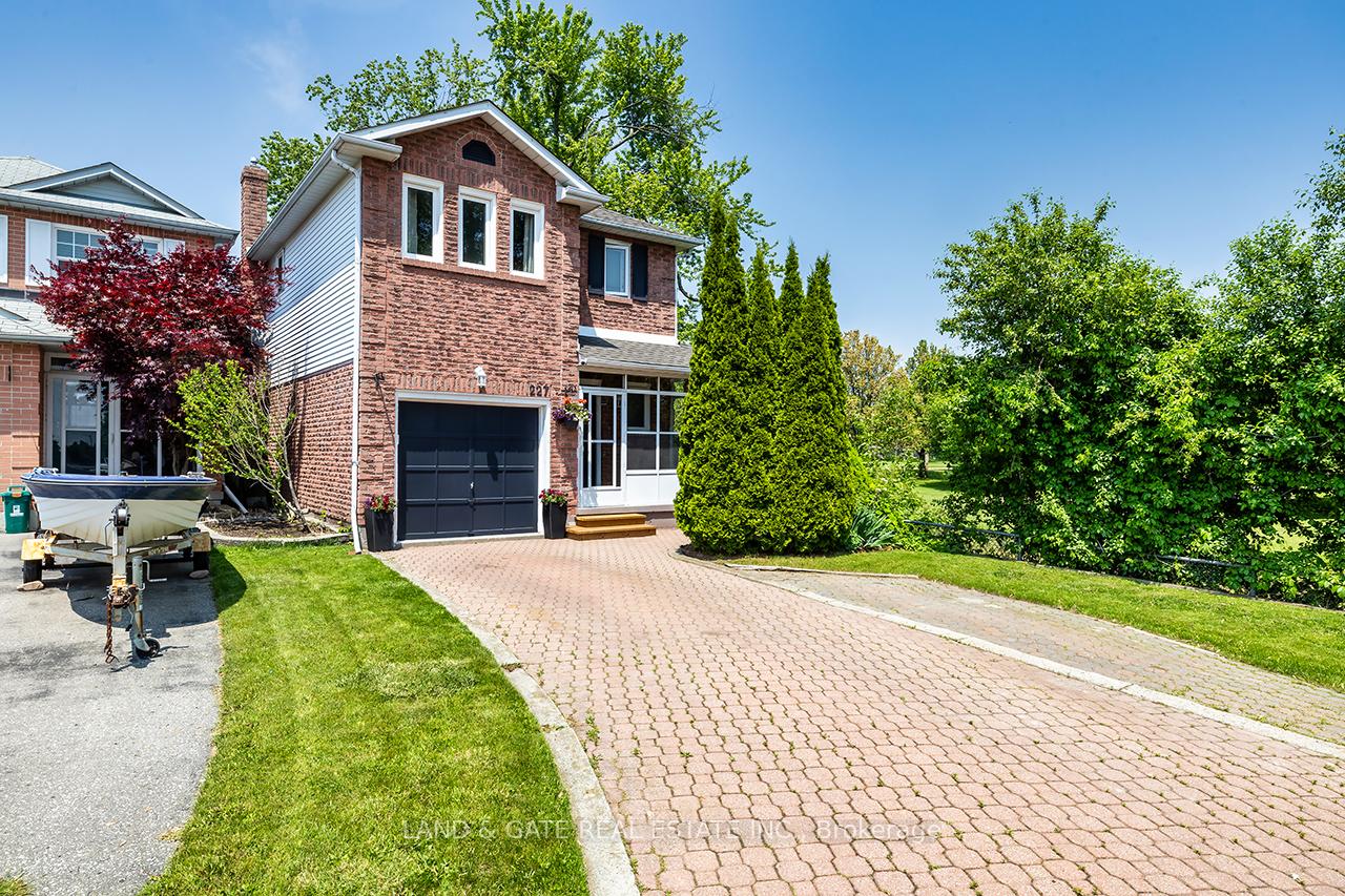 Photo 1 of 227 Lichen Crescent, Oshawa, McLaughlin — HOMEH
