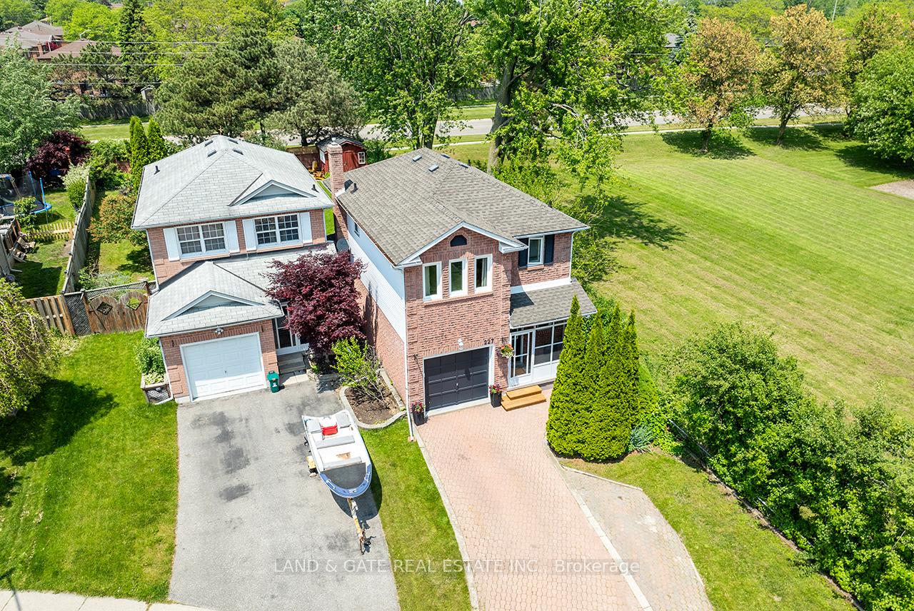 Photo 2 of 227 Lichen Crescent, Oshawa, McLaughlin — HOMEH