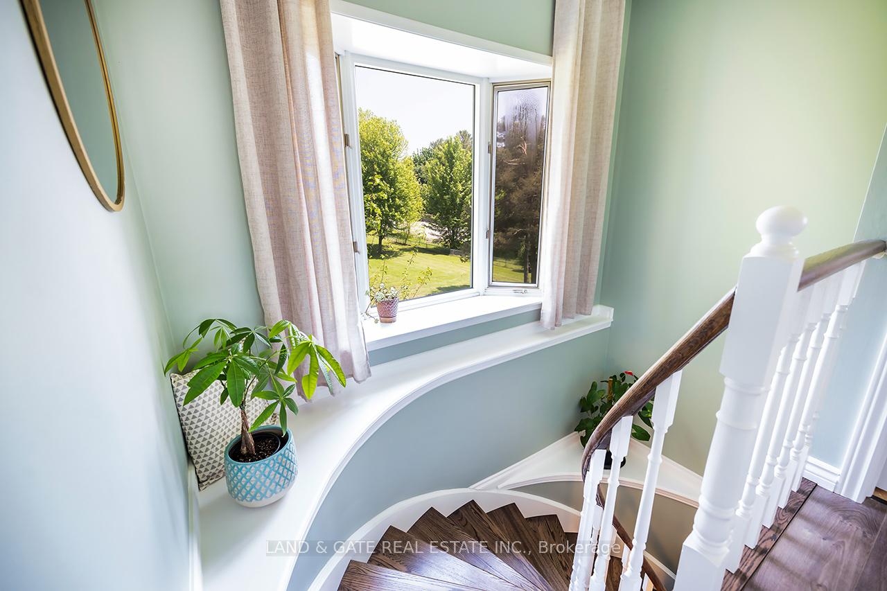 Photo 7 of 227 Lichen Crescent, Oshawa, McLaughlin — HOMEH