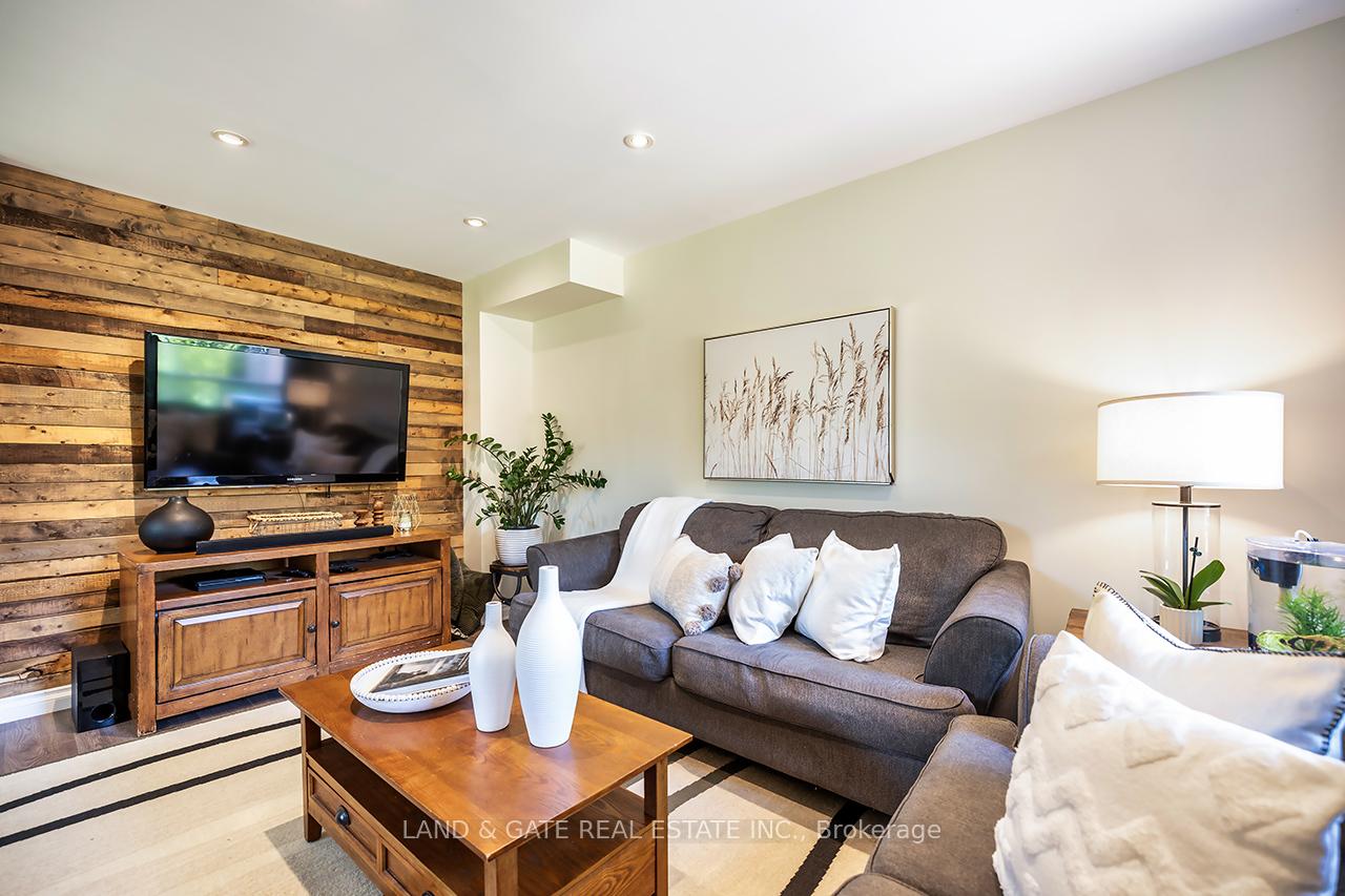 Photo 10 of 227 Lichen Crescent, Oshawa, McLaughlin — HOMEH