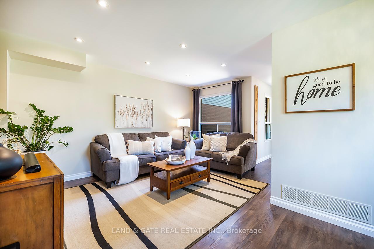 Photo 11 of 227 Lichen Crescent, Oshawa, McLaughlin — HOMEH