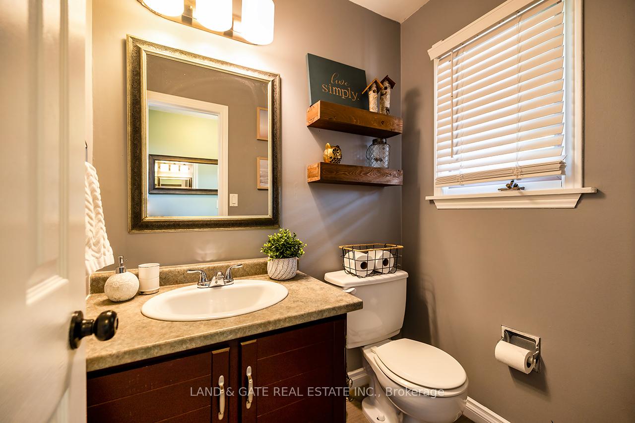 Photo 21 of 227 Lichen Crescent, Oshawa, McLaughlin — HOMEH